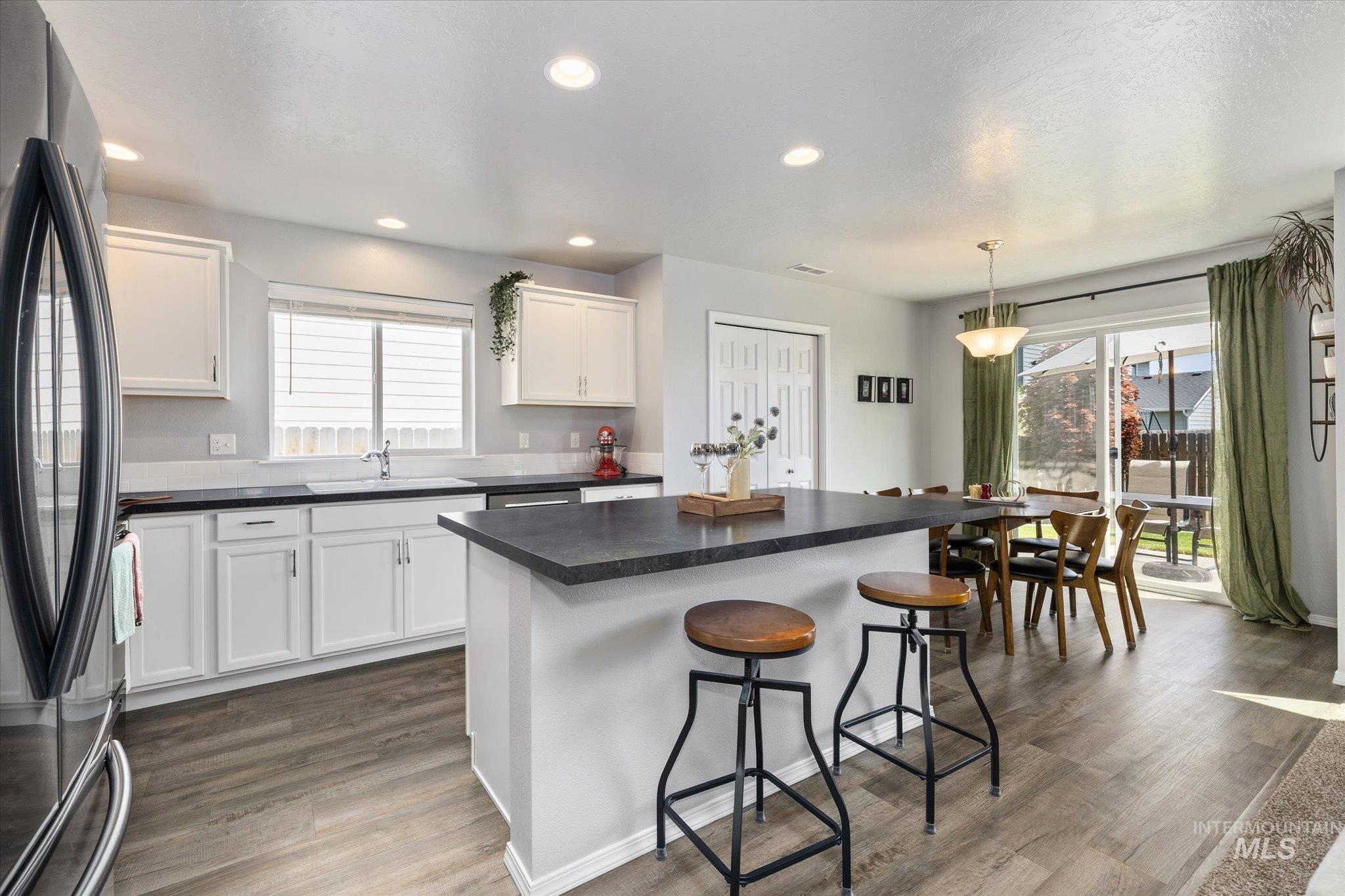 17610 Aqua Springs Ave, Nampa, Idaho 83687, 4 Bedrooms, 2.5 Bathrooms, Residential For Sale, Price $469,000,MLS 98985860