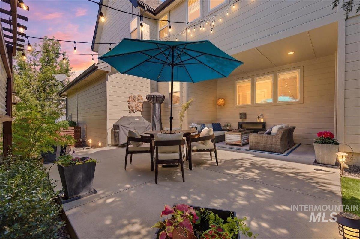 2861 S Honeycomb Way, Boise, Idaho 83716, 3 Bedrooms, 2.5 Bathrooms, Residential For Sale, Price $875,000,MLS 98985864