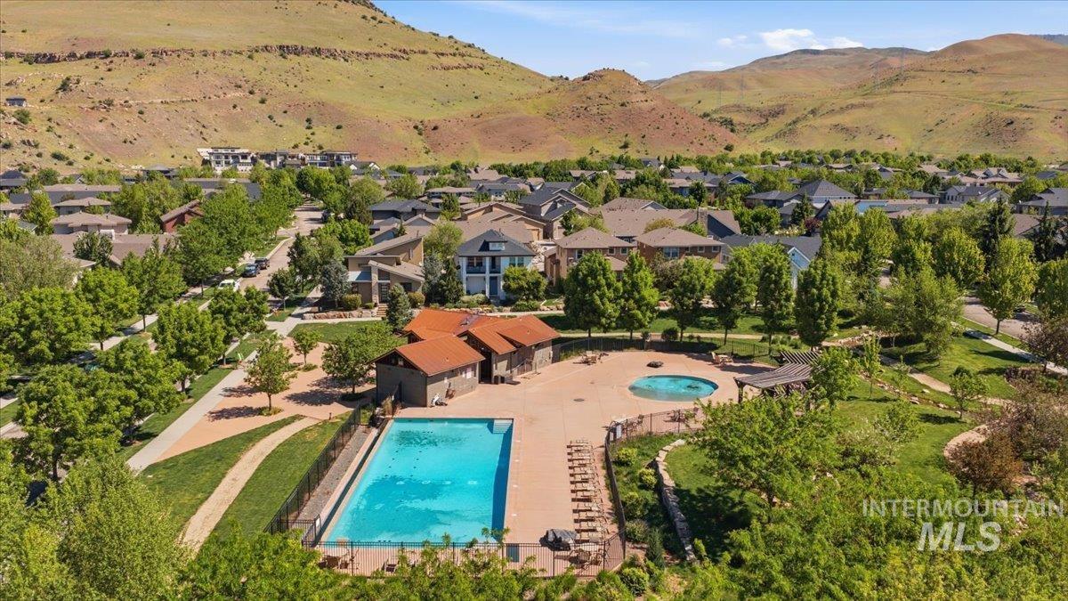 2861 S Honeycomb Way, Boise, Idaho 83716, 3 Bedrooms, 2.5 Bathrooms, Residential For Sale, Price $875,000,MLS 98985864