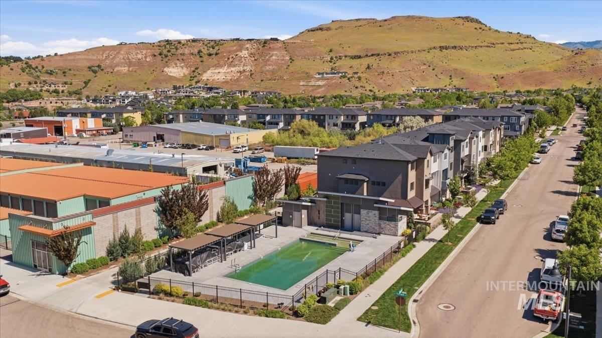 2861 S Honeycomb Way, Boise, Idaho 83716, 3 Bedrooms, 2.5 Bathrooms, Residential For Sale, Price $875,000,MLS 98985864