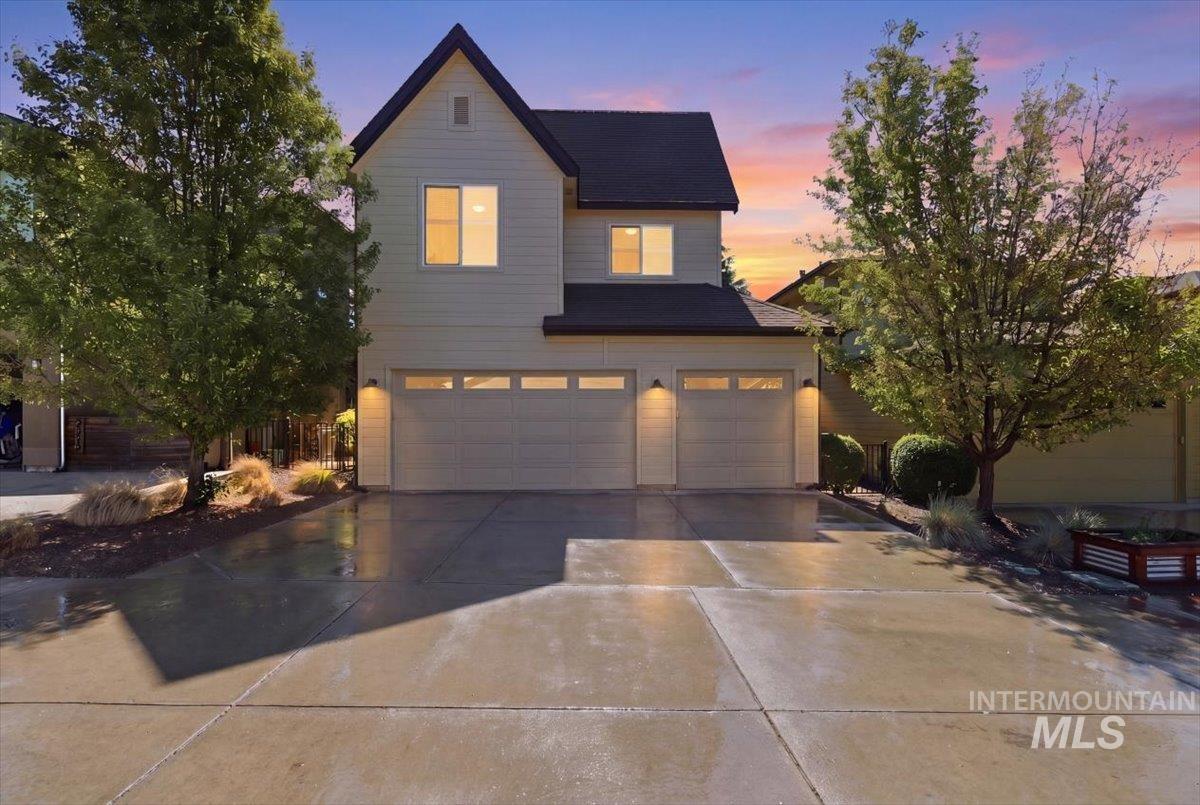 2861 S Honeycomb Way, Boise, Idaho 83716, 3 Bedrooms, 2.5 Bathrooms, Residential For Sale, Price $875,000,MLS 98985864