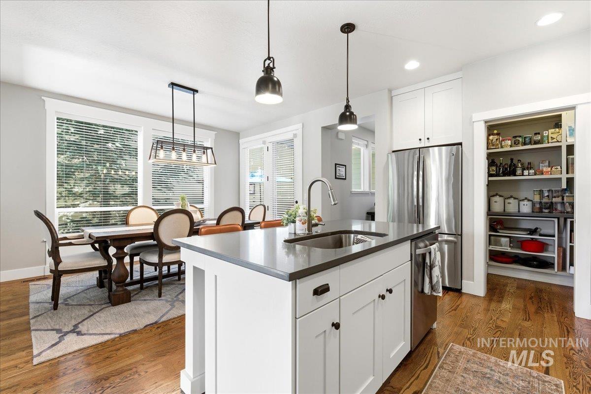 2861 S Honeycomb Way, Boise, Idaho 83716, 3 Bedrooms, 2.5 Bathrooms, Residential For Sale, Price $875,000,MLS 98985864