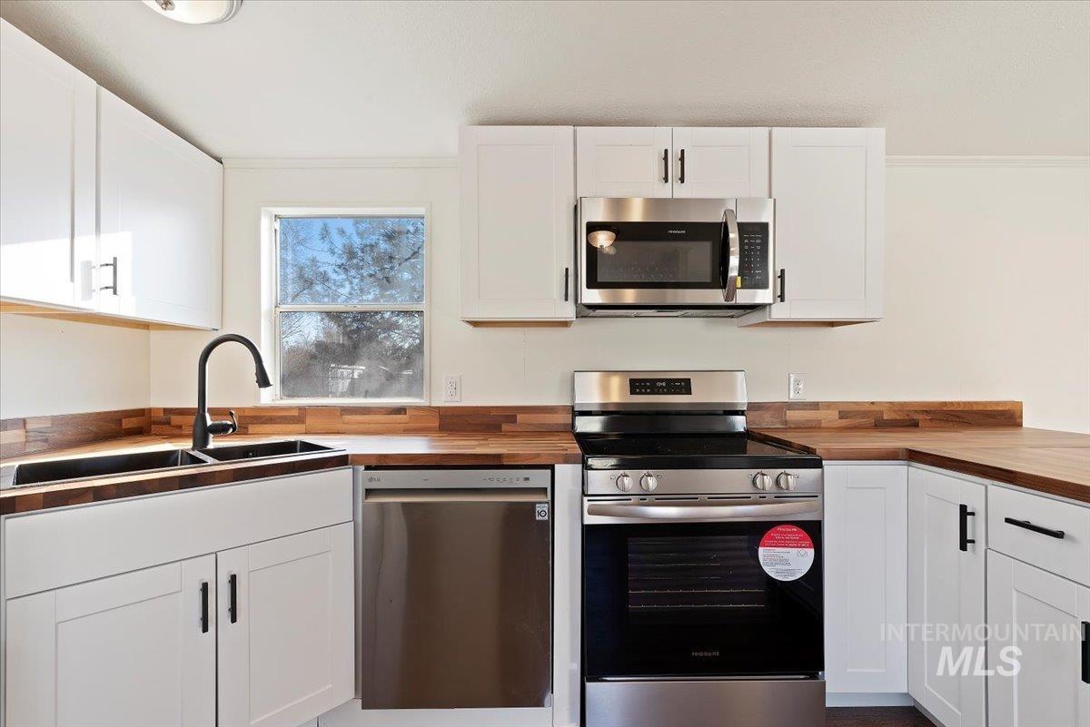 1224 N Meadowland Ln, Boise, Idaho 83713, 3 Bedrooms, 2 Bathrooms, Residential For Sale, Price $100,000,MLS 98985869