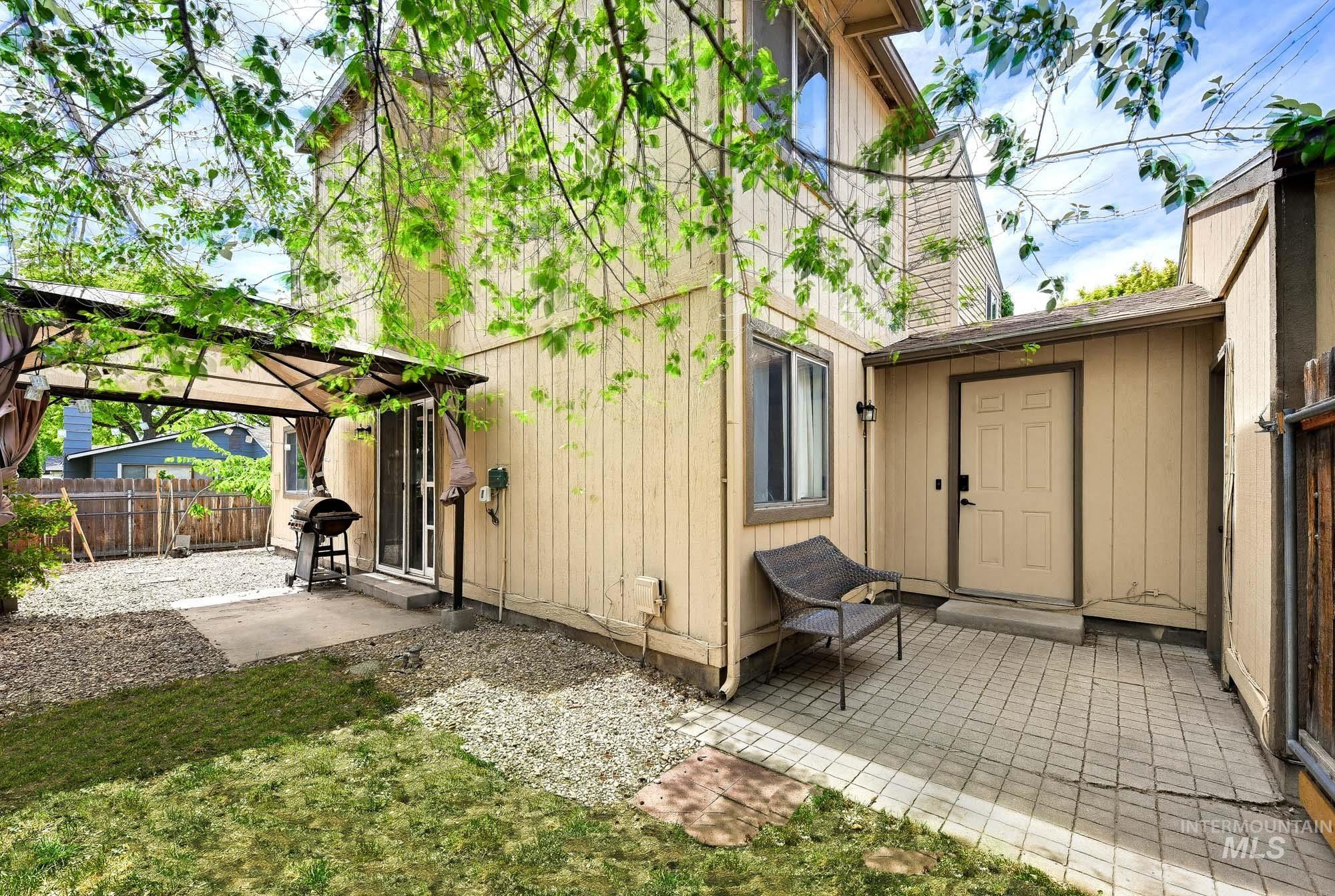 691 W Barret St, Meridian, Idaho 83642, 2 Bedrooms, 1.5 Bathrooms, Residential For Sale, Price $315,000,MLS 98985874