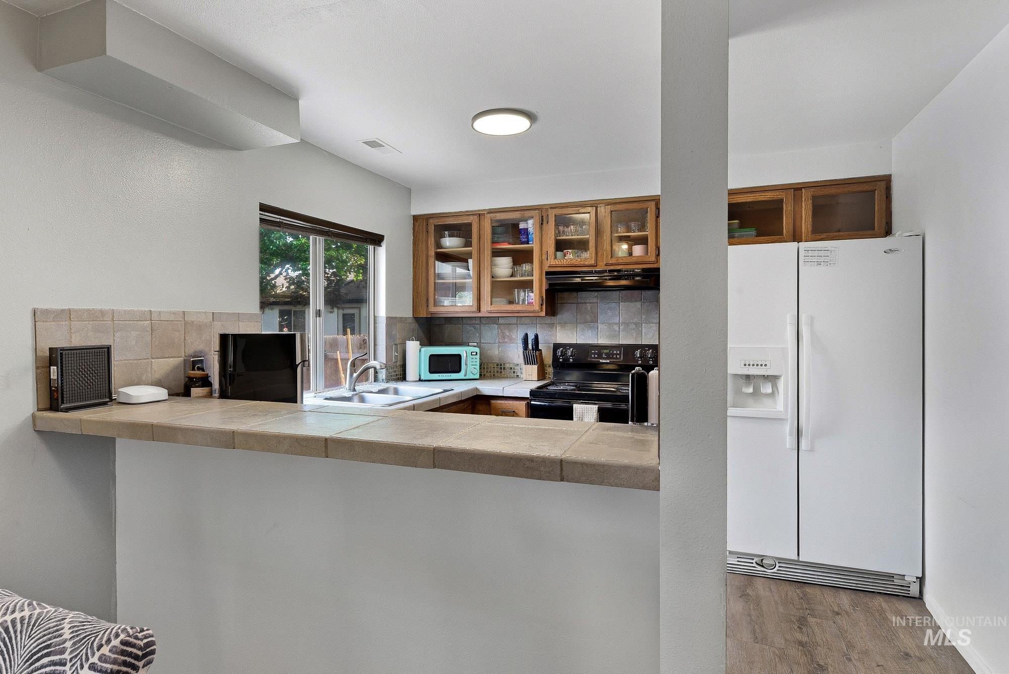 691 W Barret St, Meridian, Idaho 83642, 2 Bedrooms, 1.5 Bathrooms, Residential For Sale, Price $315,000,MLS 98985874
