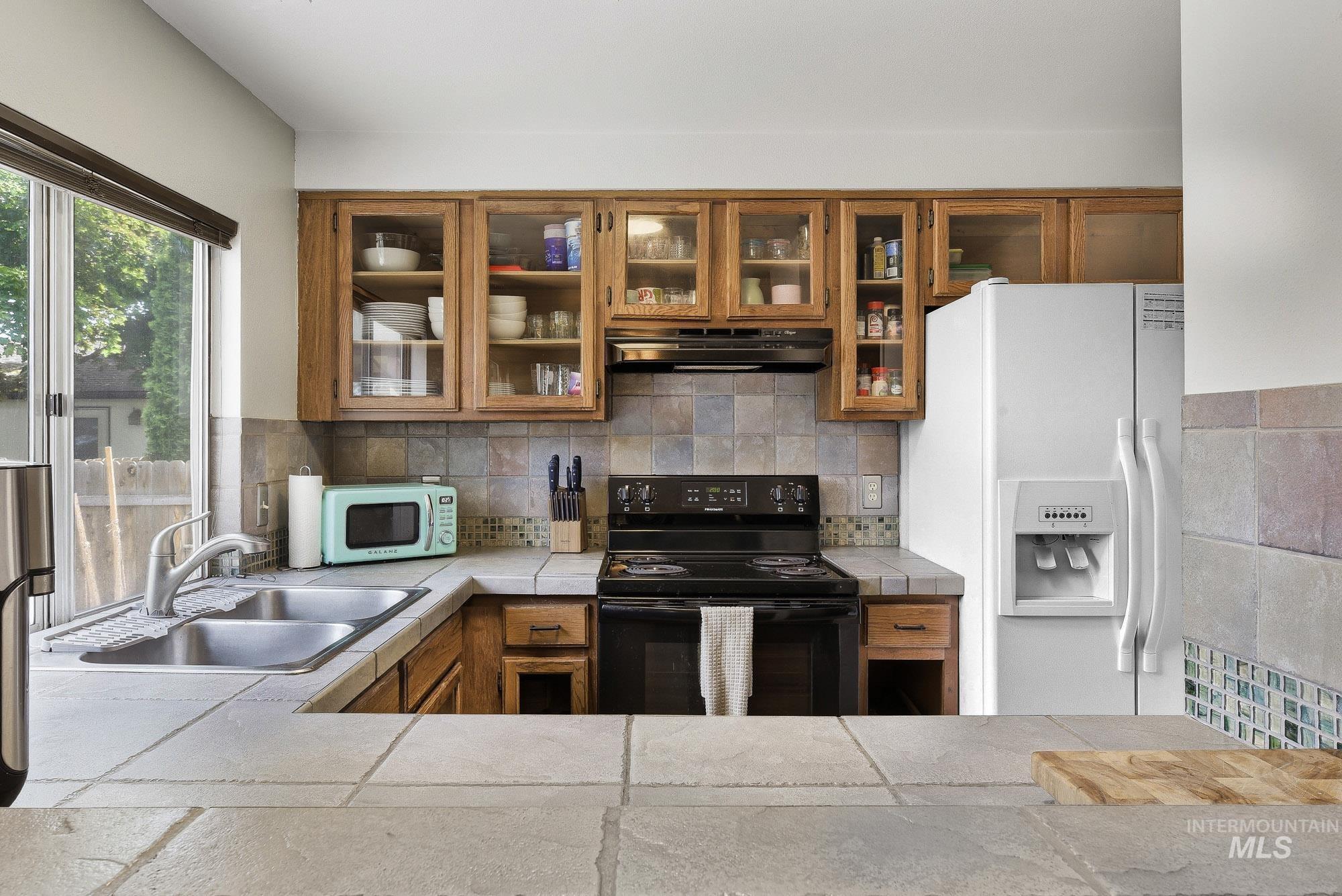 691 W Barret St, Meridian, Idaho 83642, 2 Bedrooms, 1.5 Bathrooms, Residential For Sale, Price $315,000,MLS 98985874