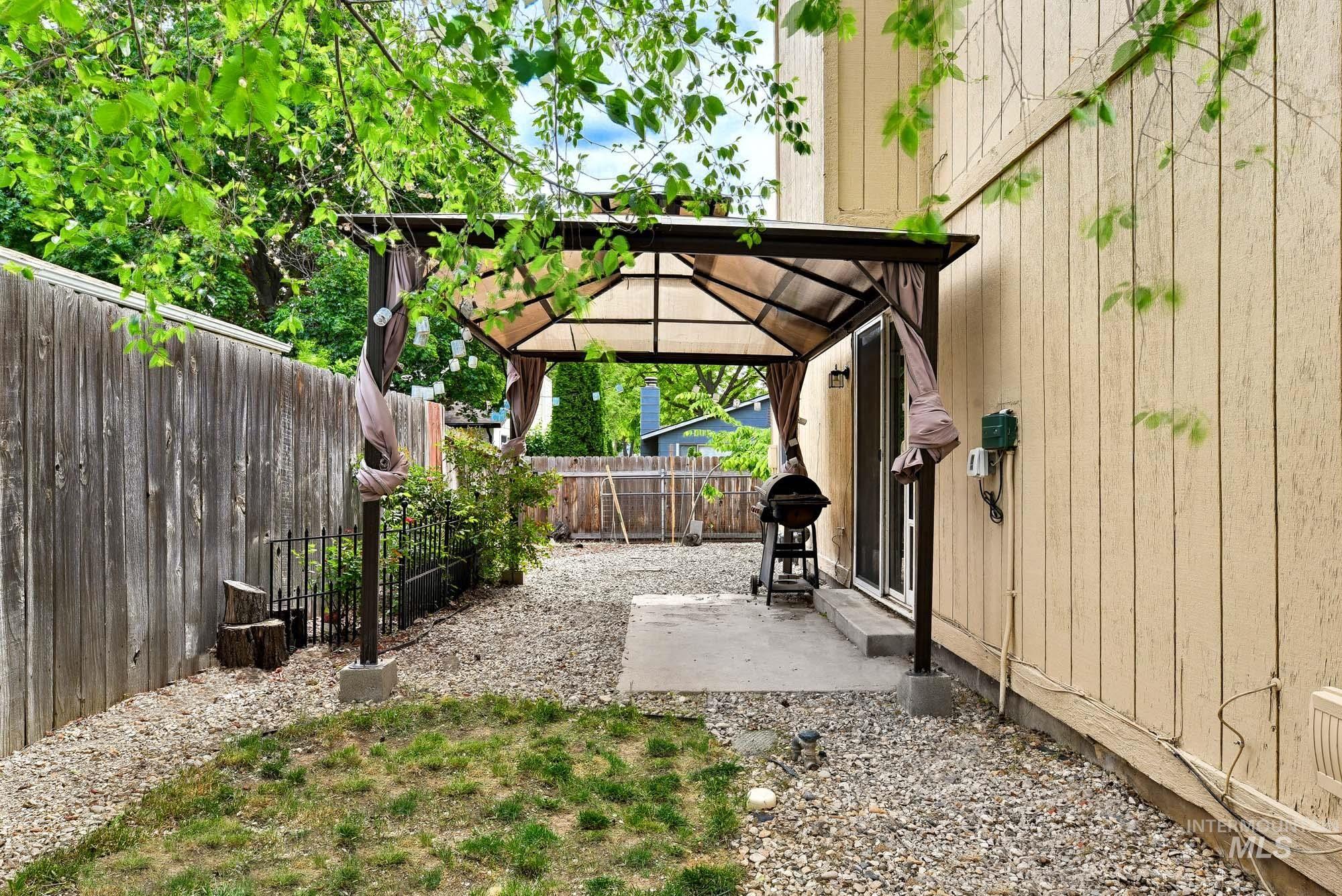 691 W Barret St, Meridian, Idaho 83642, 2 Bedrooms, 1.5 Bathrooms, Residential For Sale, Price $315,000,MLS 98985874