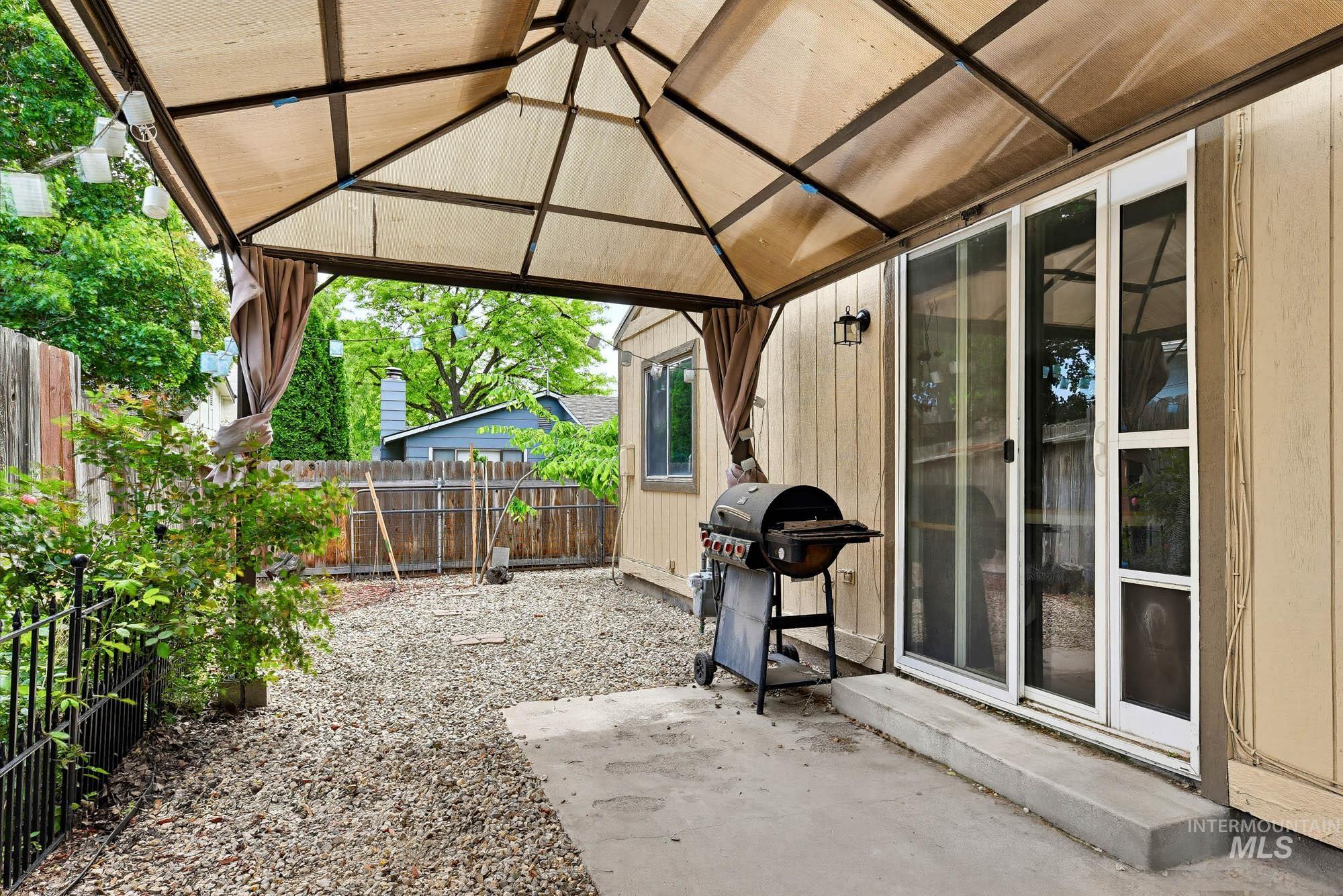 691 W Barret St, Meridian, Idaho 83642, 2 Bedrooms, 1.5 Bathrooms, Residential For Sale, Price $315,000,MLS 98985874