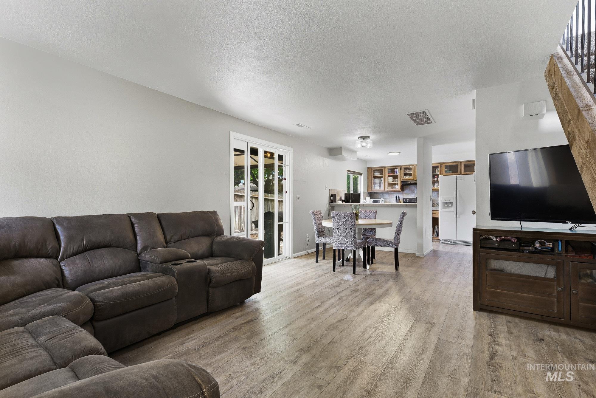 691 W Barret St, Meridian, Idaho 83642, 2 Bedrooms, 1.5 Bathrooms, Residential For Sale, Price $315,000,MLS 98985874