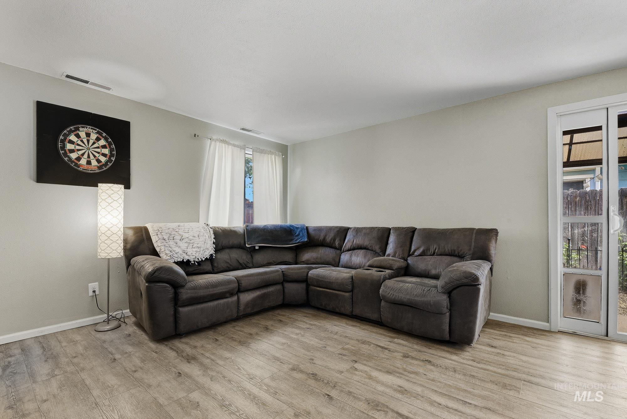 691 W Barret St, Meridian, Idaho 83642, 2 Bedrooms, 1.5 Bathrooms, Residential For Sale, Price $315,000,MLS 98985874