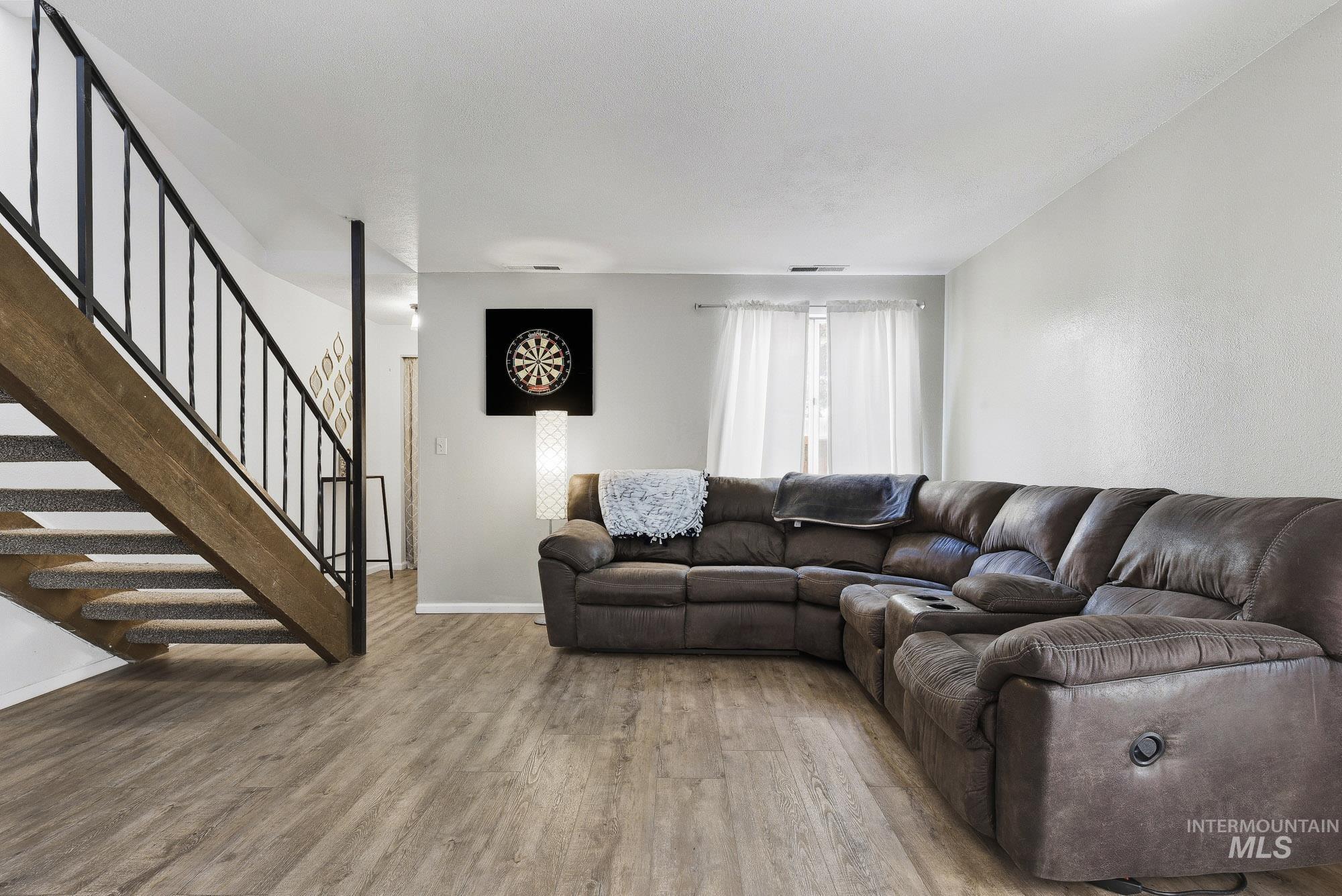 691 W Barret St, Meridian, Idaho 83642, 2 Bedrooms, 1.5 Bathrooms, Residential For Sale, Price $315,000,MLS 98985874