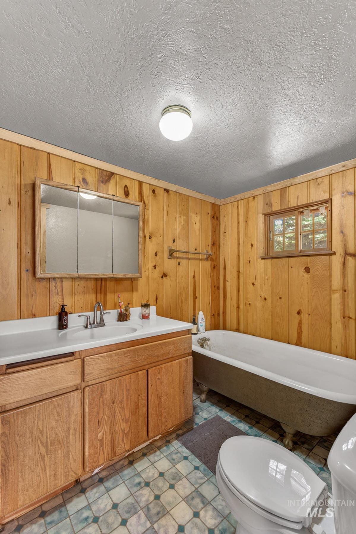 2903 Bear Paw Court, New Meadows, Idaho 83654, 2 Bedrooms, 1 Bathroom, Residential For Sale, Price $499,900,MLS 98985875