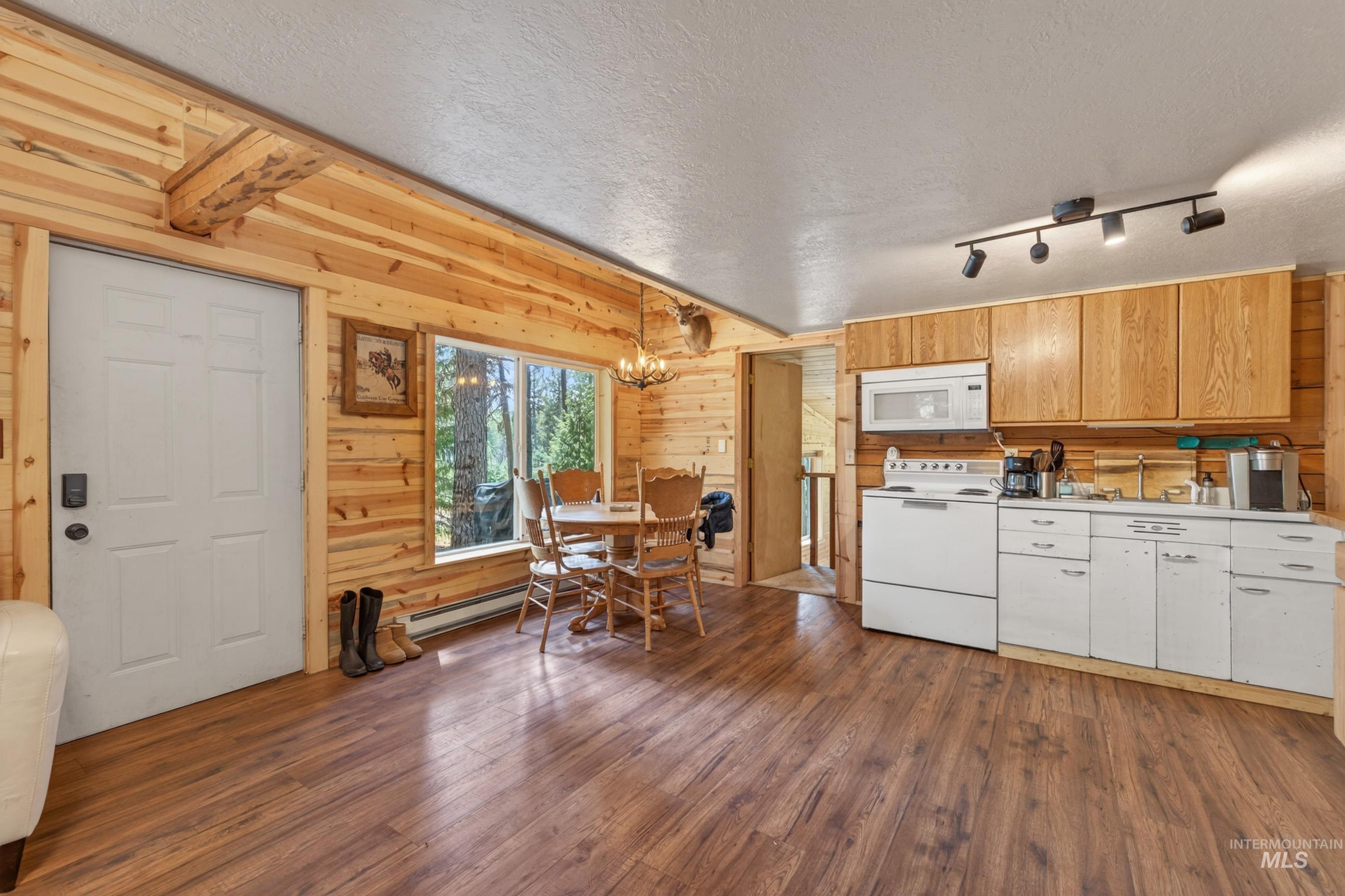 2903 Bear Paw Court, New Meadows, Idaho 83654, 2 Bedrooms, 1 Bathroom, Residential For Sale, Price $499,900,MLS 98985875