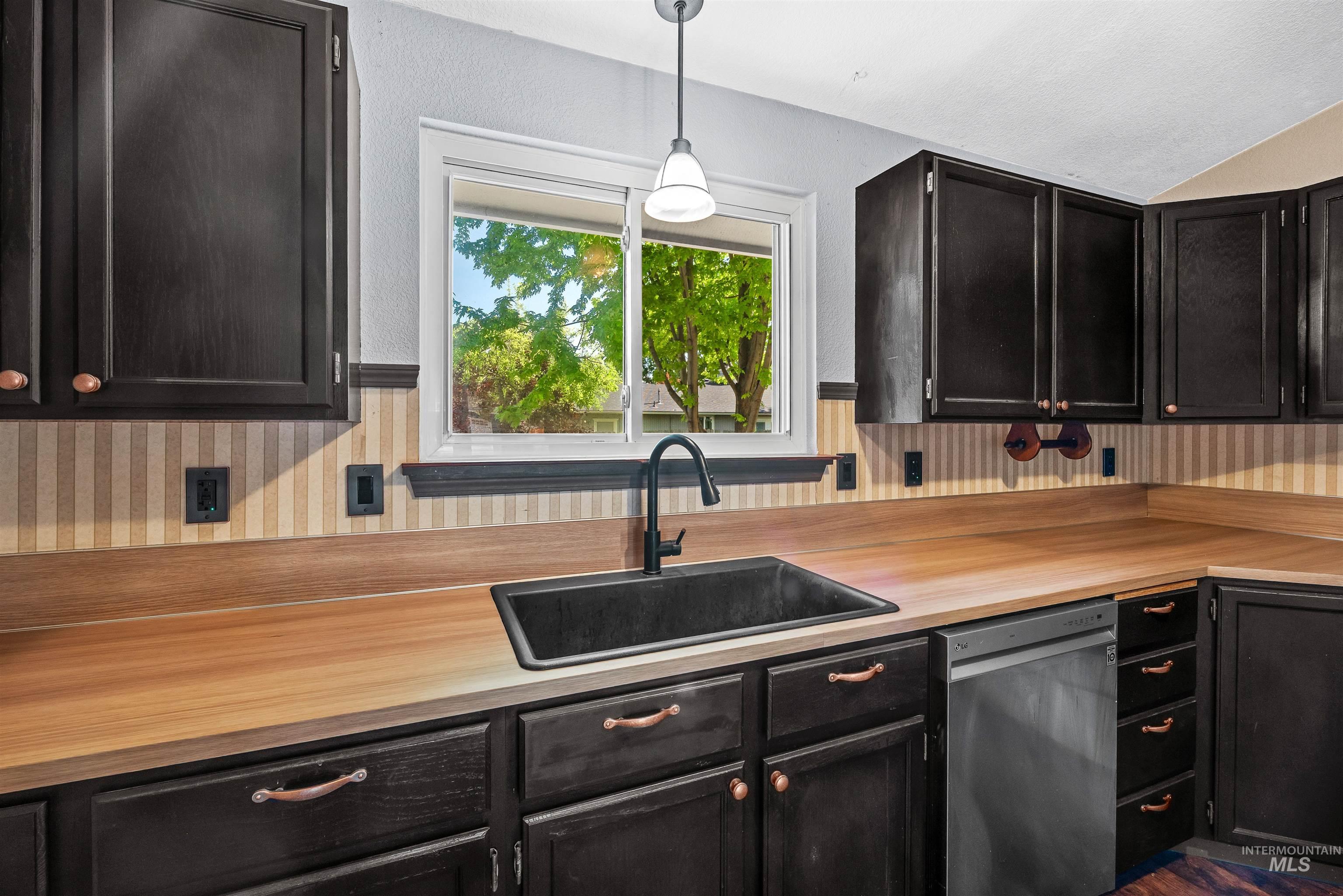 5775 W Lucky St, Boise, Idaho 83703, 2 Bedrooms, 1 Bathroom, Residential For Sale, Price $349,900,MLS 98985877