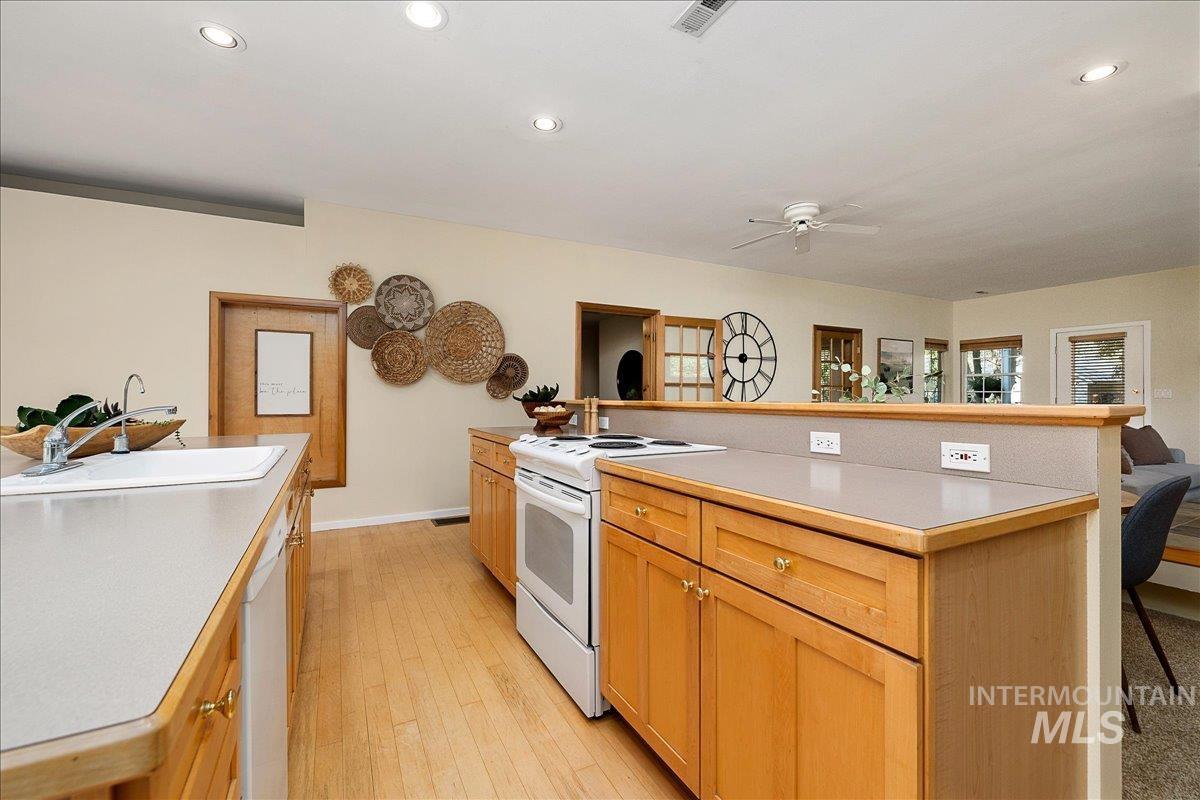3602 N Tamarack Dr, Boise, Idaho 83703-4552, 3 Bedrooms, 2 Bathrooms, Residential For Sale, Price $925,000,MLS 98985880