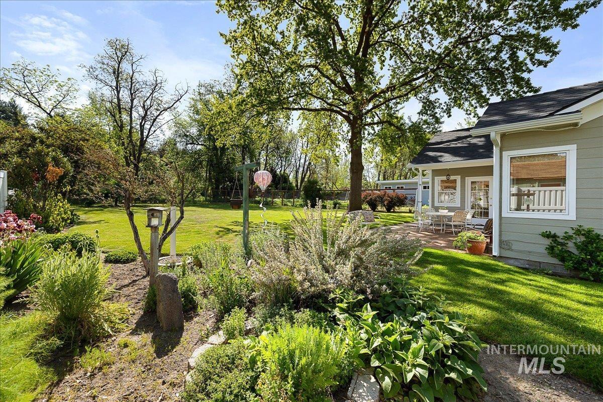 3602 N Tamarack Dr, Boise, Idaho 83703-4552, 3 Bedrooms, 2 Bathrooms, Residential For Sale, Price $925,000,MLS 98985880