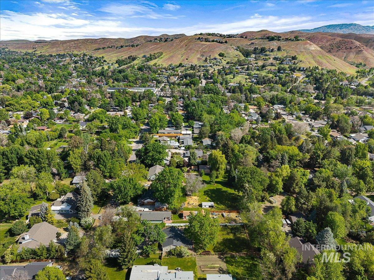 3602 N Tamarack Dr, Boise, Idaho 83703-4552, 3 Bedrooms, 2 Bathrooms, Residential For Sale, Price $925,000,MLS 98985880