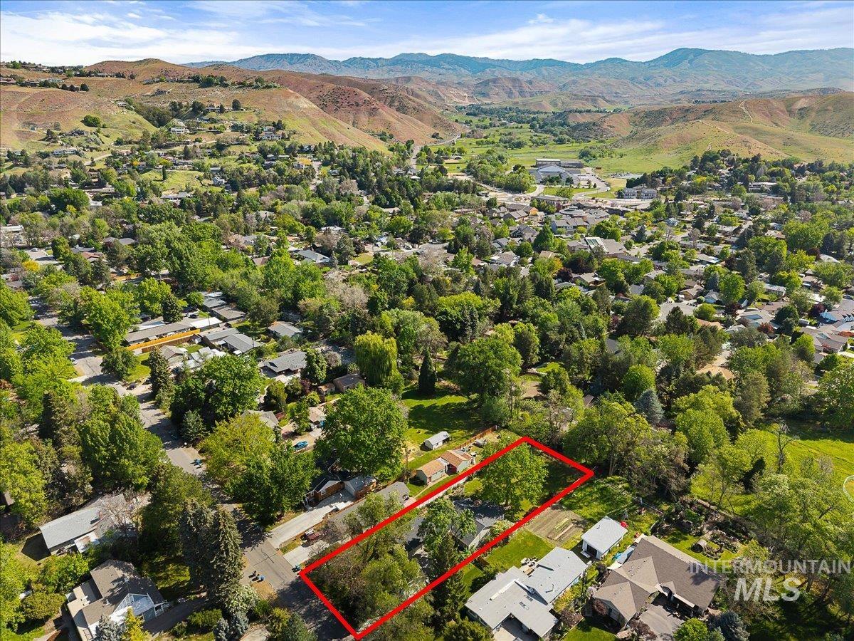 3602 N Tamarack Dr, Boise, Idaho 83703-4552, 3 Bedrooms, 2 Bathrooms, Residential For Sale, Price $925,000,MLS 98985880