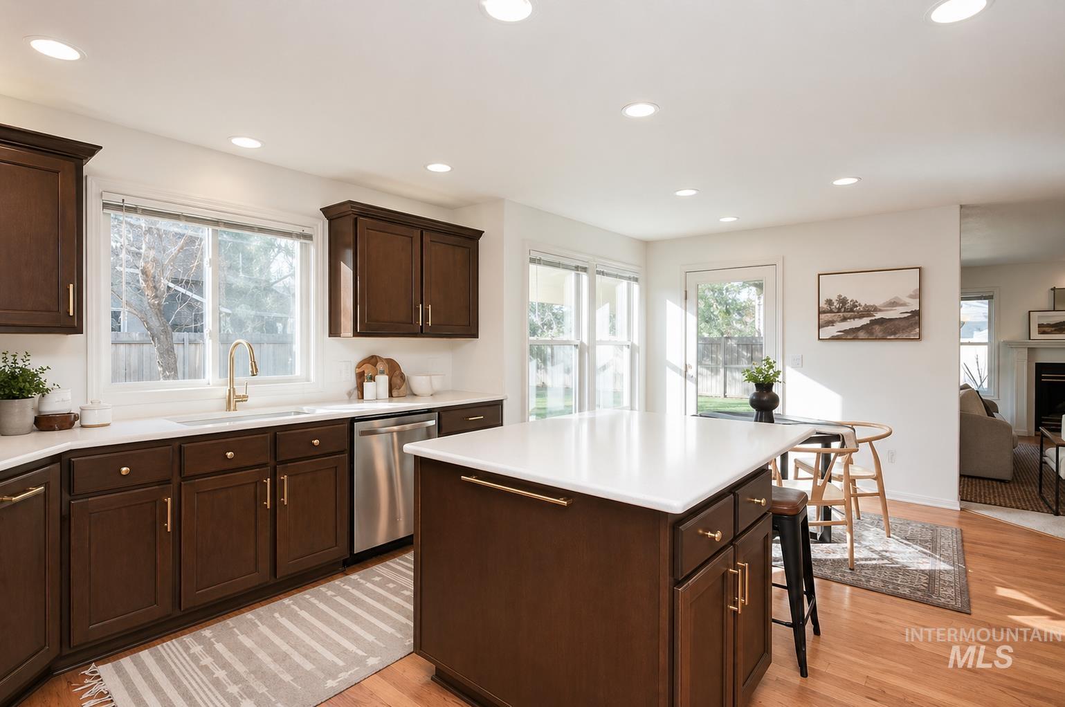 8037 W Innsbrook Ct, Boise, Idaho 83704, 3 Bedrooms, 3 Bathrooms, Residential For Sale, Price $689,900,MLS 98985882