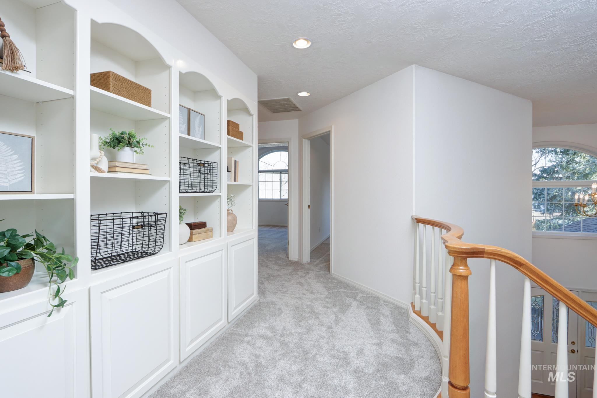 8037 W Innsbrook Ct, Boise, Idaho 83704, 3 Bedrooms, 3 Bathrooms, Residential For Sale, Price $689,900,MLS 98985882