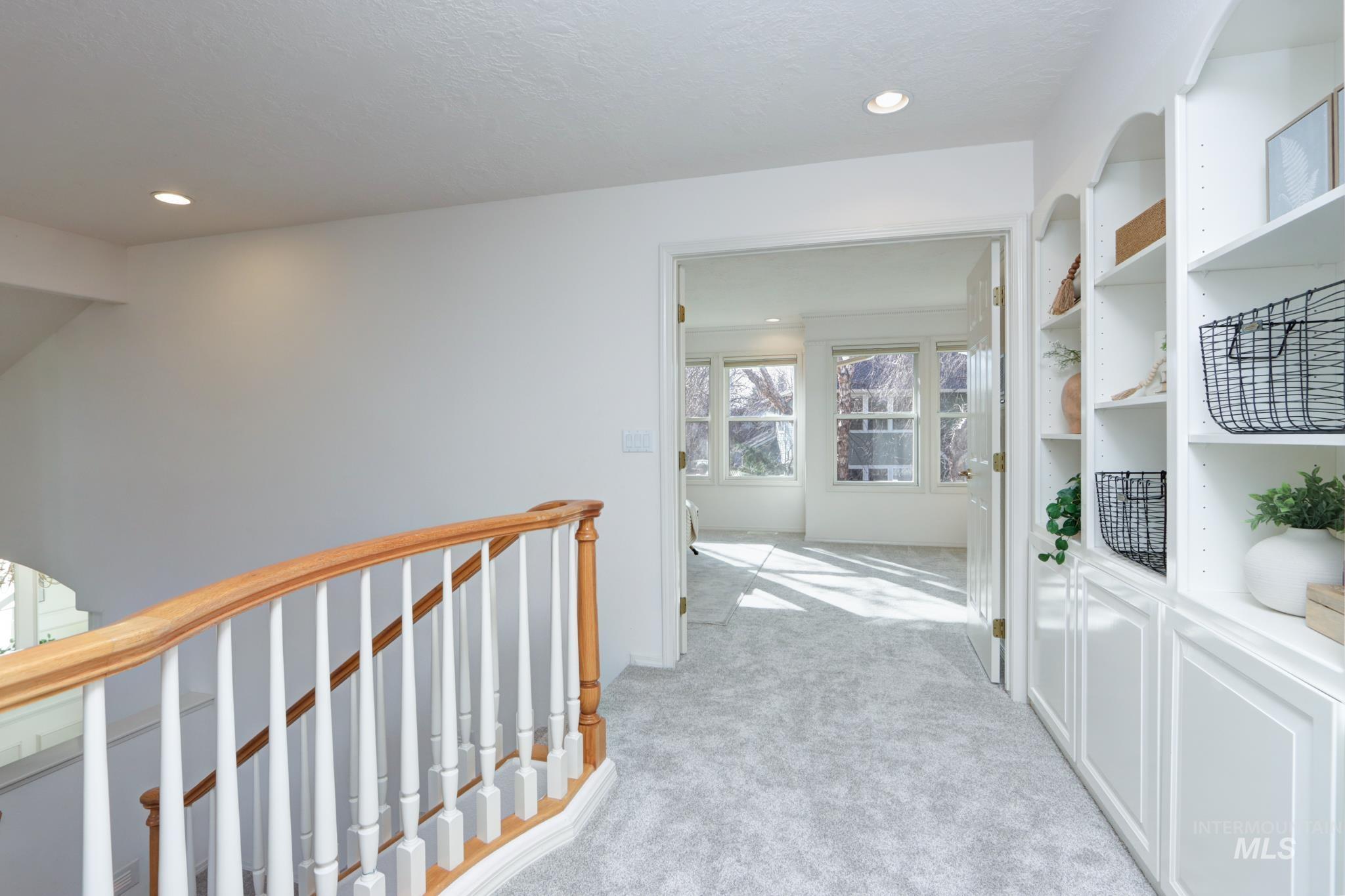 8037 W Innsbrook Ct, Boise, Idaho 83704, 3 Bedrooms, 3 Bathrooms, Residential For Sale, Price $689,900,MLS 98985882