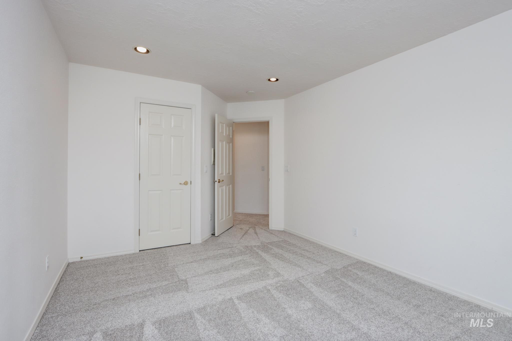 8037 W Innsbrook Ct, Boise, Idaho 83704, 3 Bedrooms, 3 Bathrooms, Residential For Sale, Price $689,900,MLS 98985882