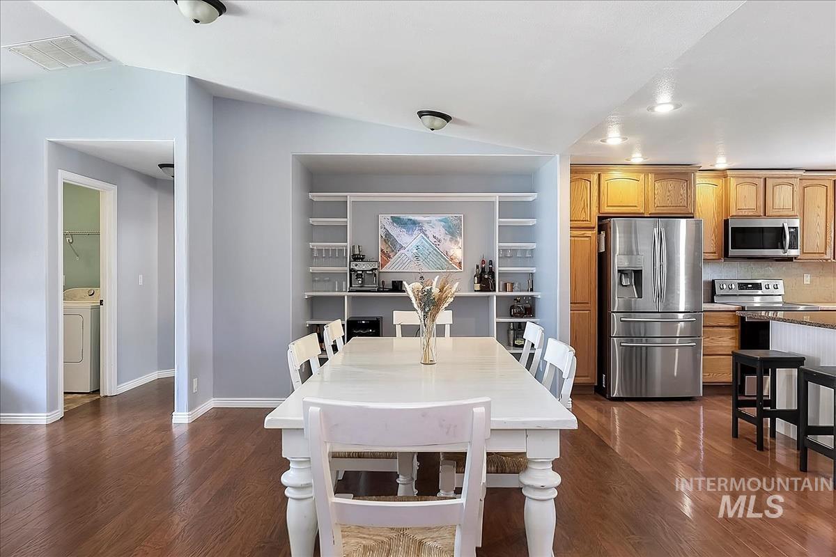 1803 Poplar St, Caldwell, Idaho 83605, 4 Bedrooms, 2 Bathrooms, Residential For Sale, Price $477,700,MLS 98985883