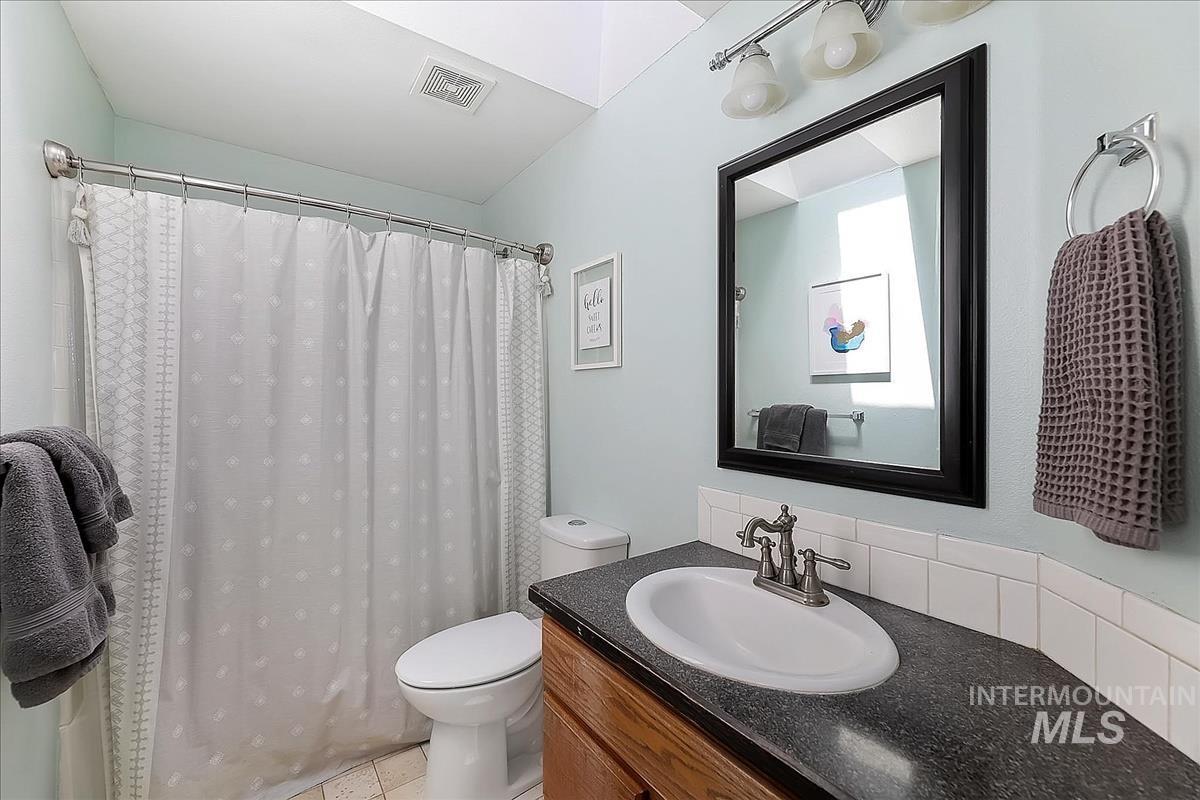 1803 Poplar St, Caldwell, Idaho 83605, 4 Bedrooms, 2 Bathrooms, Residential For Sale, Price $477,700,MLS 98985883