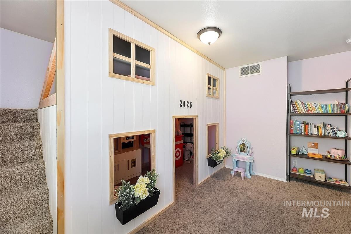 1803 Poplar St, Caldwell, Idaho 83605, 4 Bedrooms, 2 Bathrooms, Residential For Sale, Price $477,700,MLS 98985883
