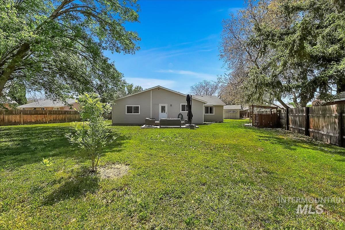 1803 Poplar St, Caldwell, Idaho 83605, 4 Bedrooms, 2 Bathrooms, Residential For Sale, Price $477,700,MLS 98985883