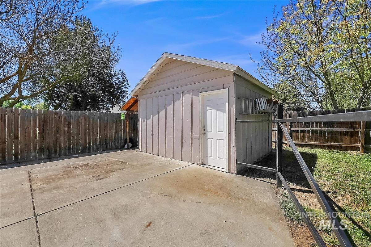1803 Poplar St, Caldwell, Idaho 83605, 4 Bedrooms, 2 Bathrooms, Residential For Sale, Price $477,700, 98985883