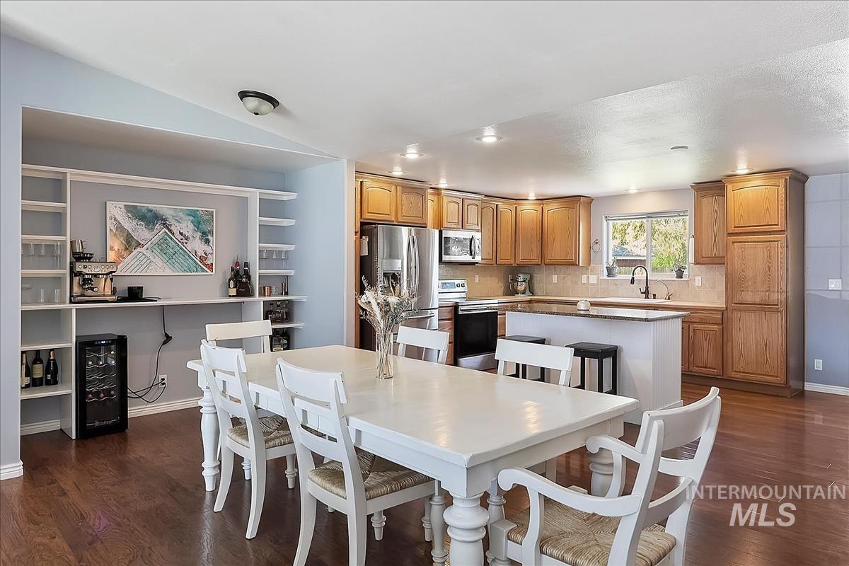 1803 Poplar St, Caldwell, Idaho 83605, 4 Bedrooms, 2 Bathrooms, Residential For Sale, Price $477,700, 98985883