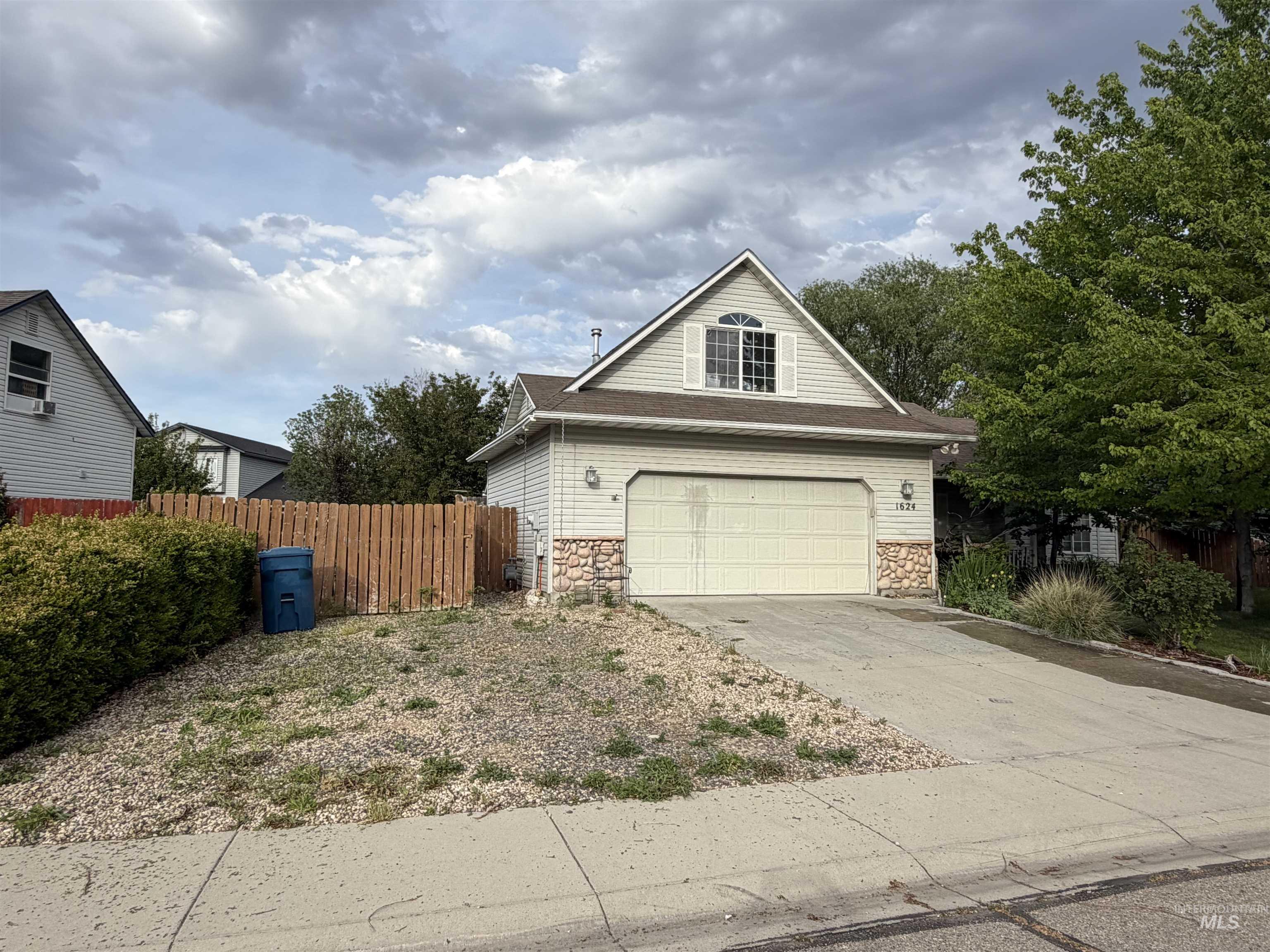 1624 S Boundary St, Nampa, Idaho 83686, 3 Bedrooms, 2 Bathrooms, Residential For Sale, Price $335,000,MLS 98985884