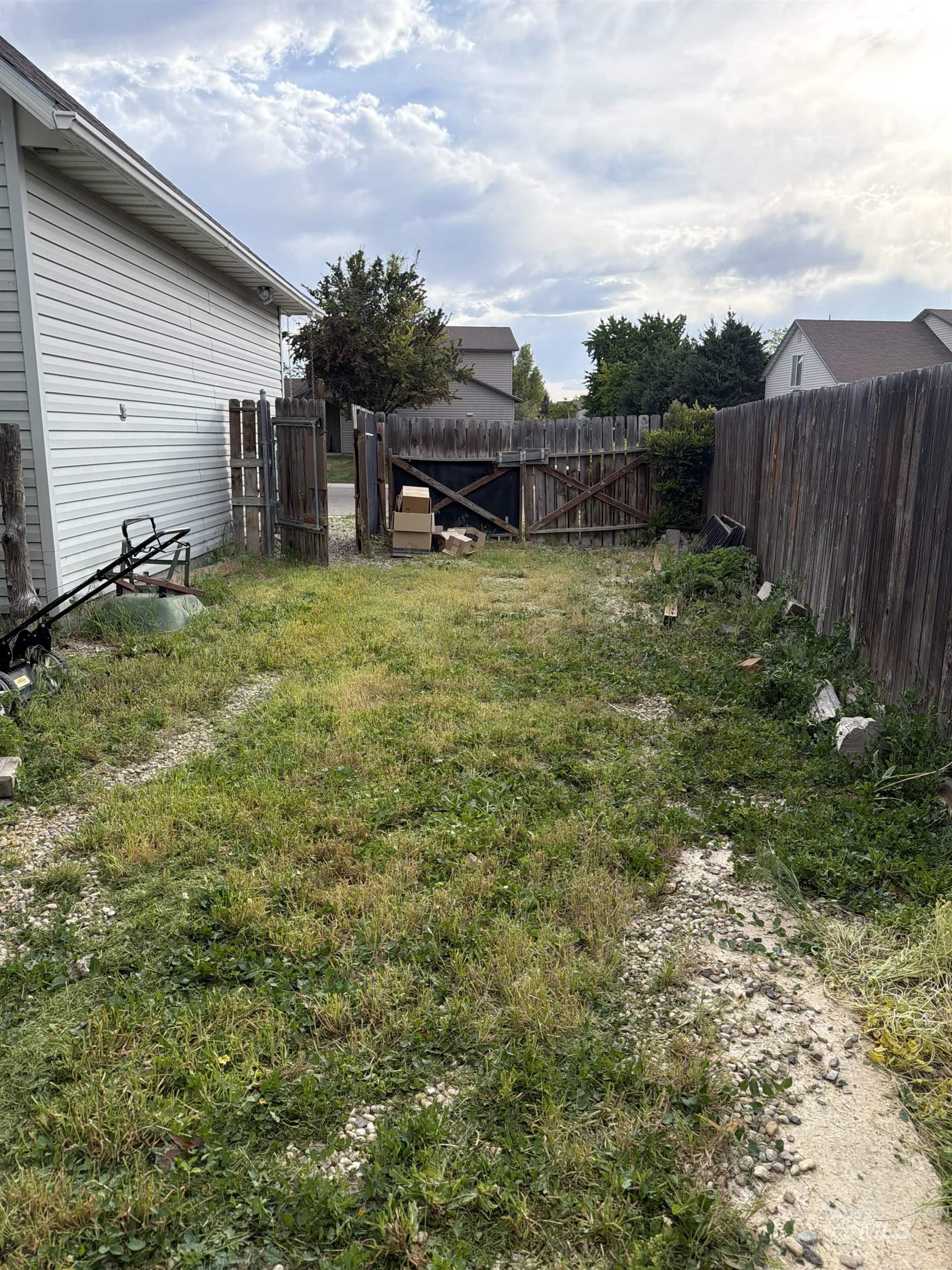 1624 S Boundary St, Nampa, Idaho 83686, 3 Bedrooms, 2 Bathrooms, Residential For Sale, Price $335,000,MLS 98985884