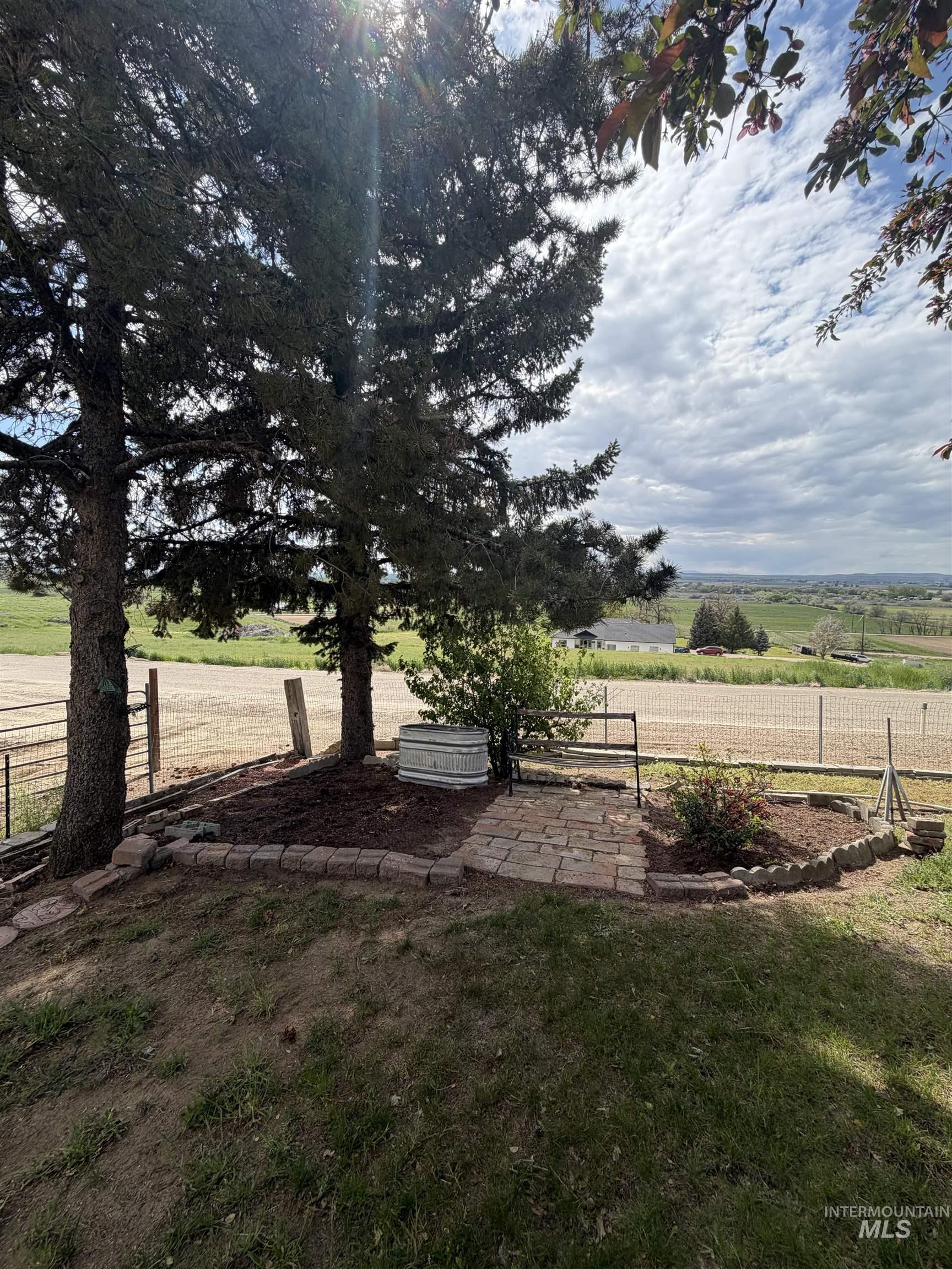 12184 Hill Rd, Payette, Idaho 83616, 3 Bedrooms, 1 Bathroom, Residential For Sale, Price $475,000, 98985887