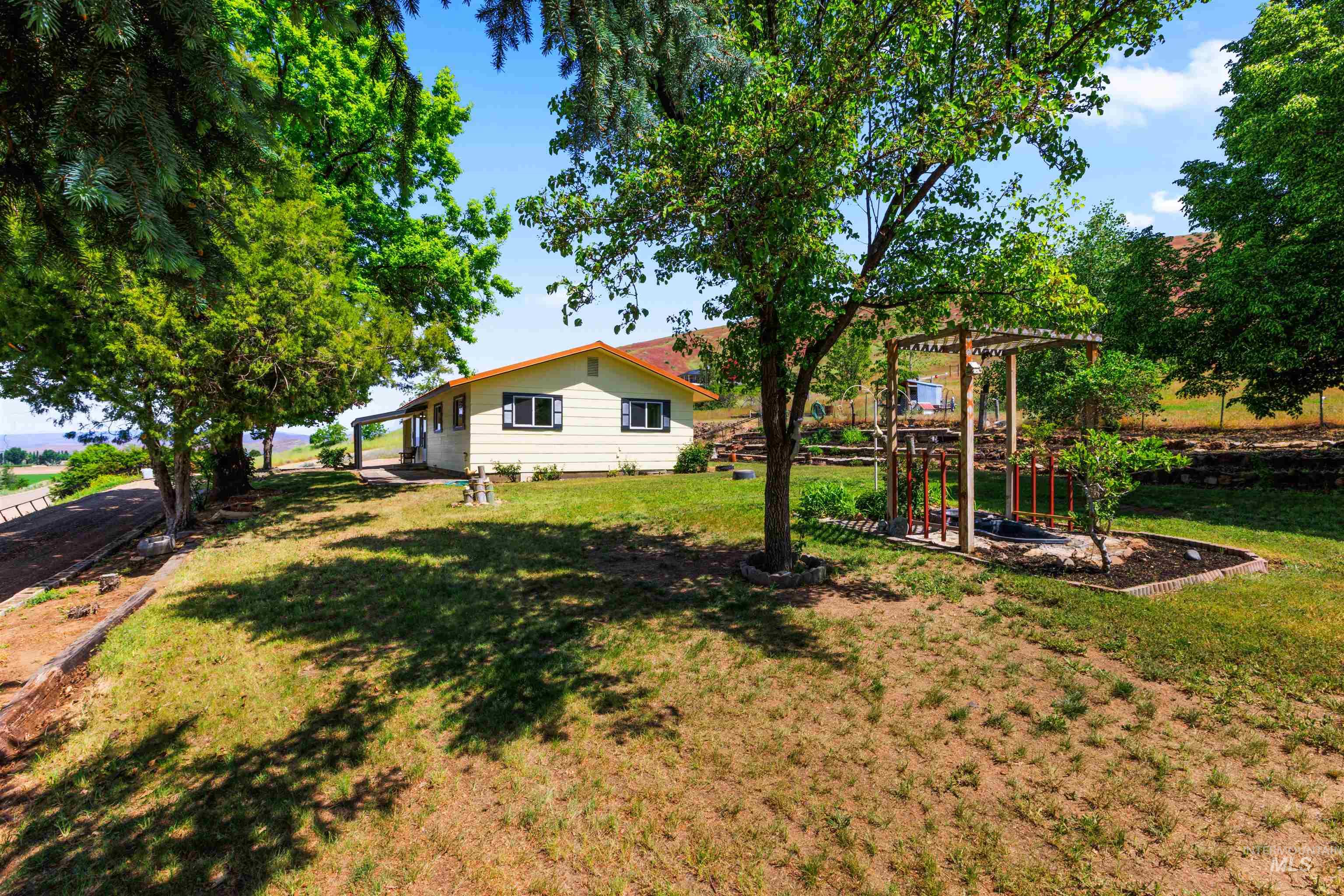 12184 Hill Rd, Payette, Idaho 83616, 3 Bedrooms, 1 Bathroom, Residential For Sale, Price $475,000, 98985887