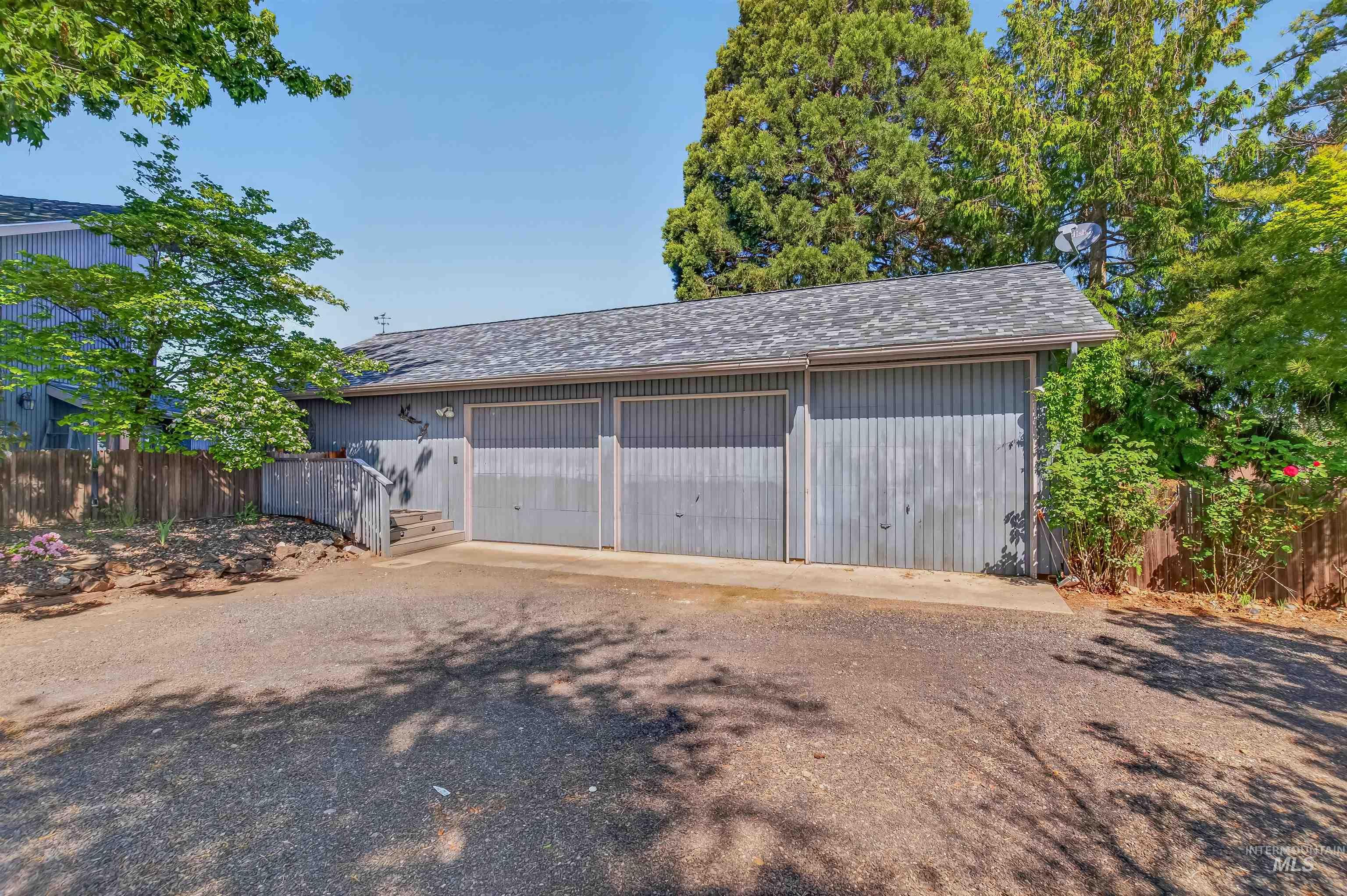 2720 6th Street, Lewiston, Idaho 83501, 3 Bedrooms, 2.5 Bathrooms, Residential For Sale, Price $799,800,MLS 98985891