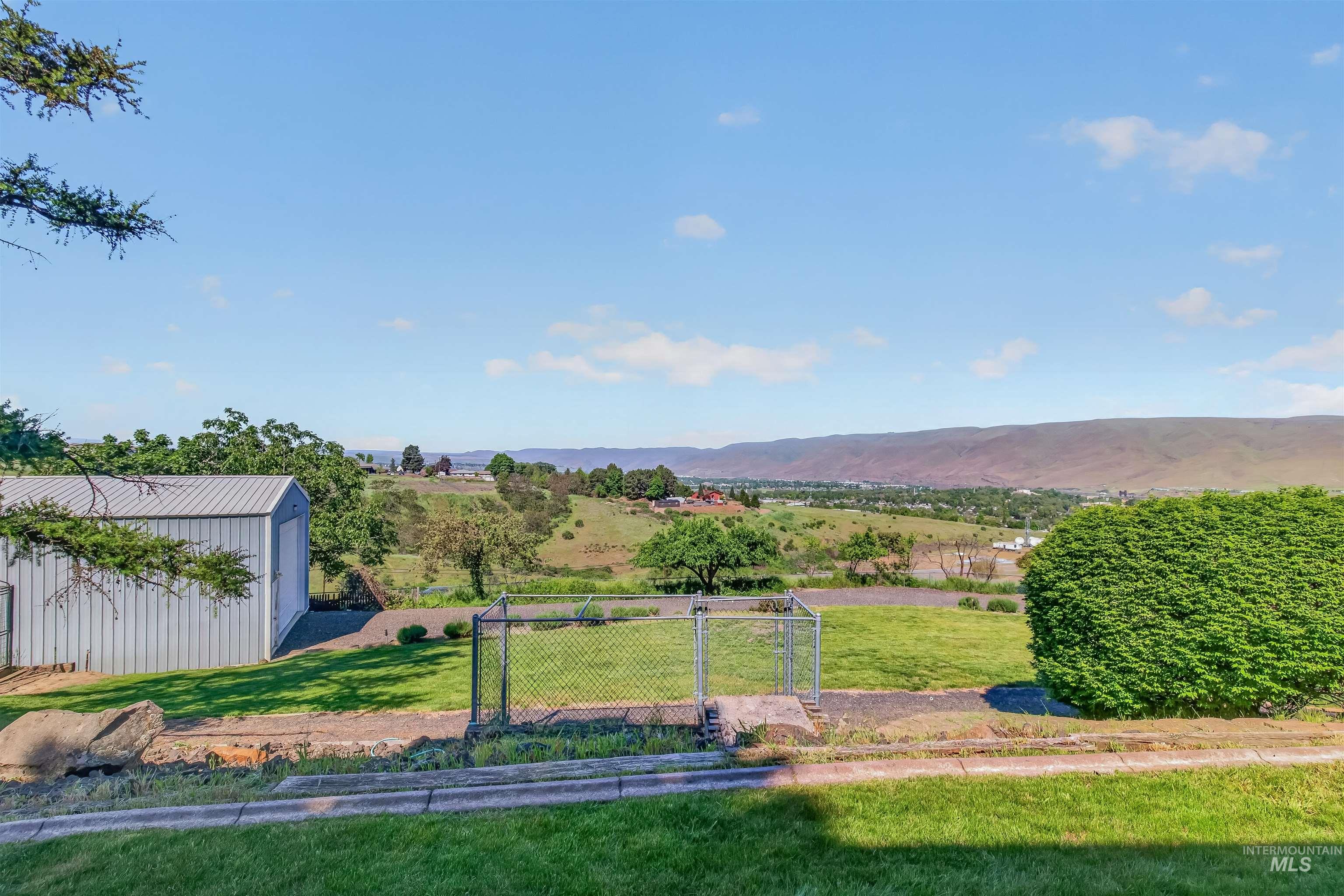 2720 6th Street, Lewiston, Idaho 83501, 3 Bedrooms, 2.5 Bathrooms, Residential For Sale, Price $799,800,MLS 98985891