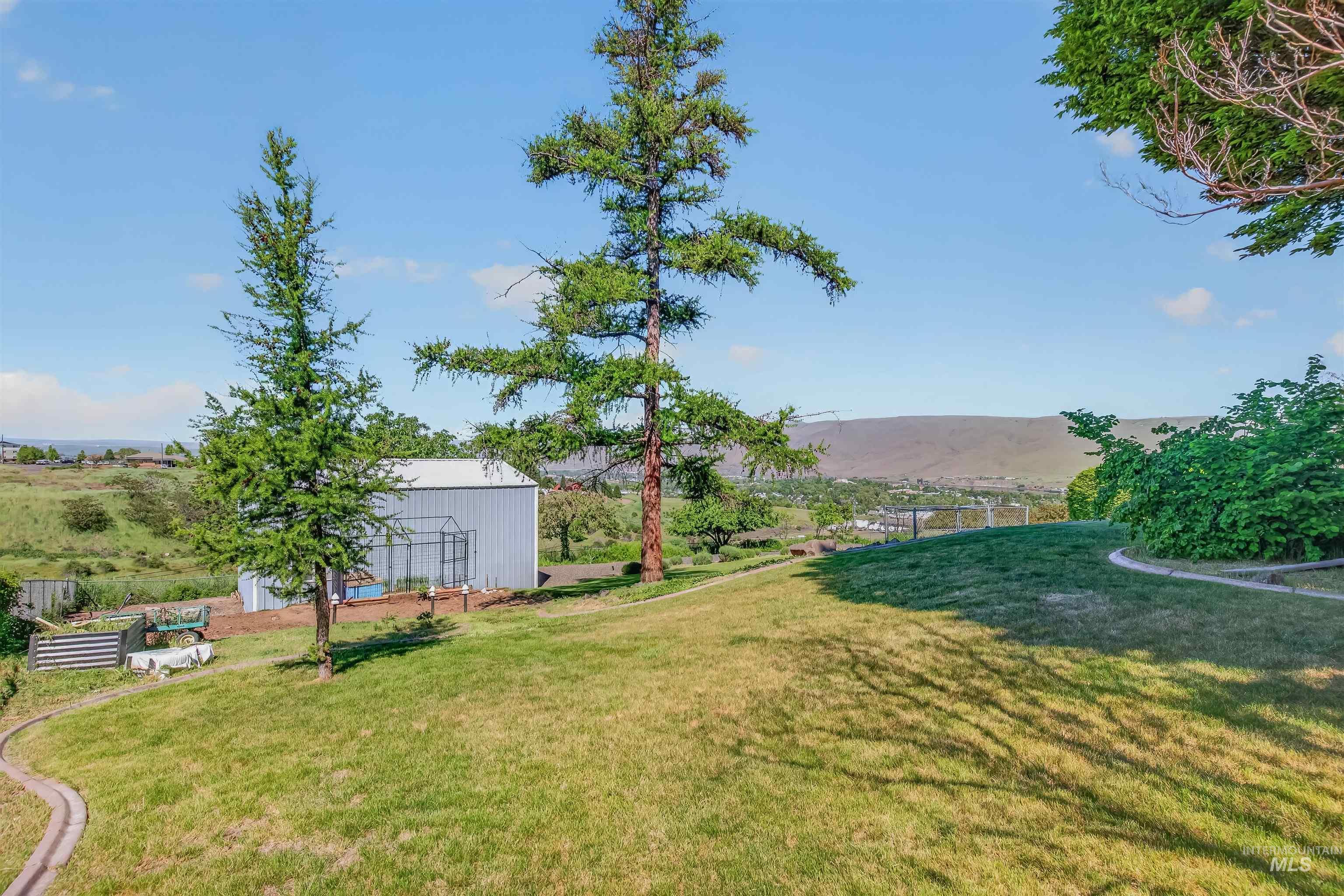 2720 6th Street, Lewiston, Idaho 83501, 3 Bedrooms, 2.5 Bathrooms, Residential For Sale, Price $799,800,MLS 98985891