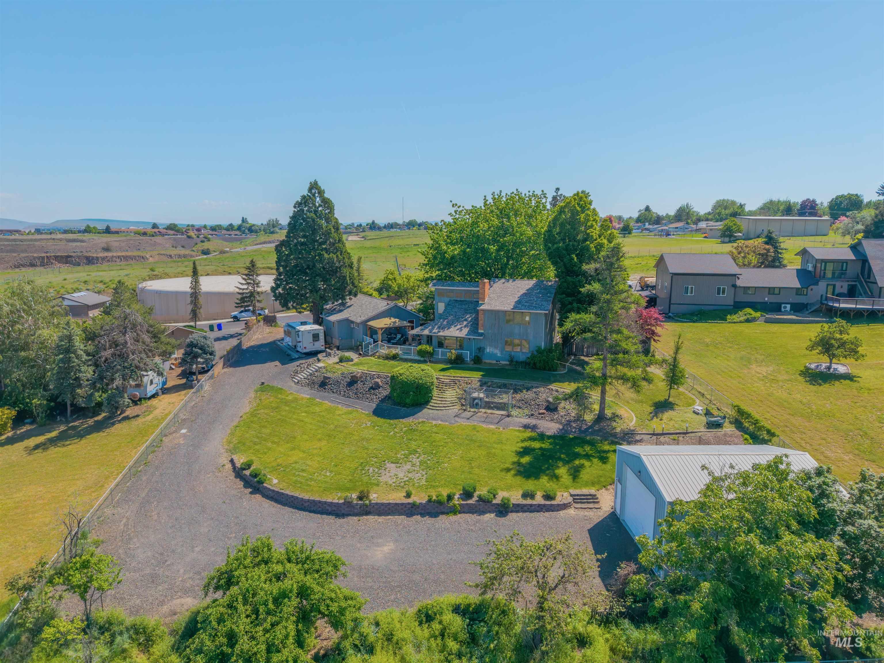 2720 6th Street, Lewiston, Idaho 83501, 3 Bedrooms, 2.5 Bathrooms, Residential For Sale, Price $799,800,MLS 98985891