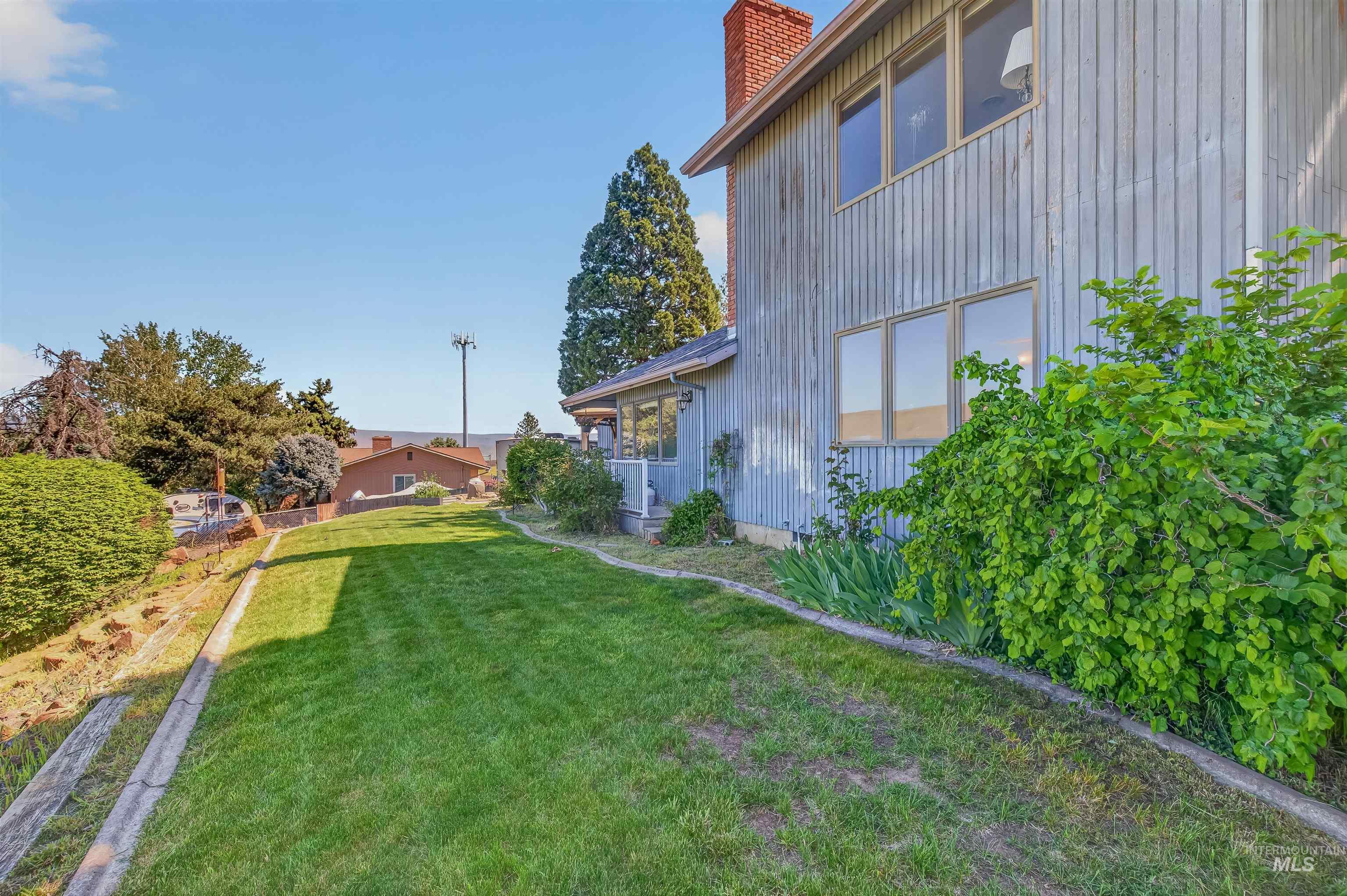 2720 6th Street, Lewiston, Idaho 83501, 3 Bedrooms, 2.5 Bathrooms, Residential For Sale, Price $799,800,MLS 98985891