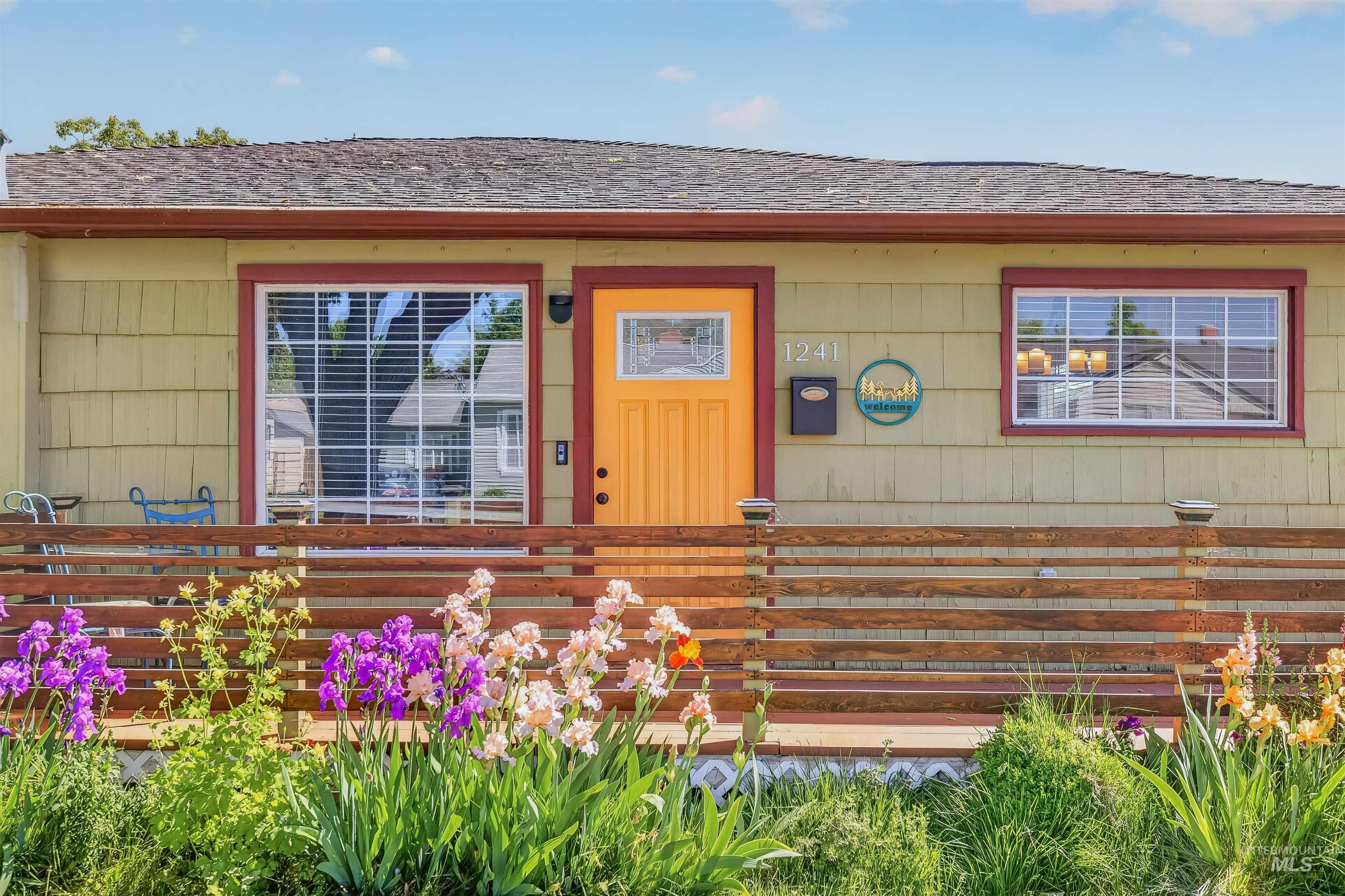 1241 5th Street, Clarkston, Washington 99403, 4 Bedrooms, 3 Bathrooms, Residential For Sale, Price $429,000, 98985894