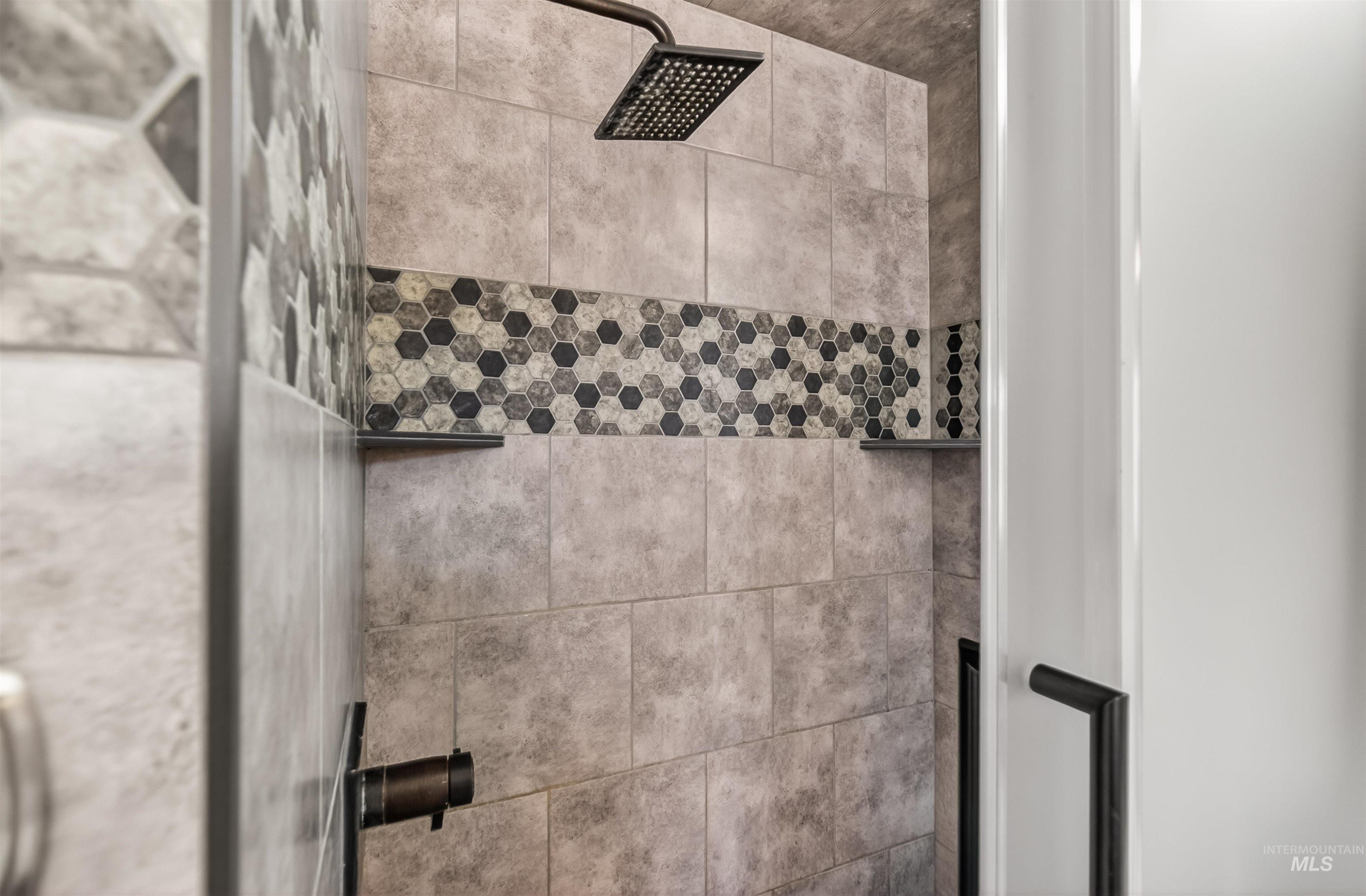 1241 5th Street, Clarkston, Washington 99403, 4 Bedrooms, 3 Bathrooms, Residential For Sale, Price $429,000, 98985894