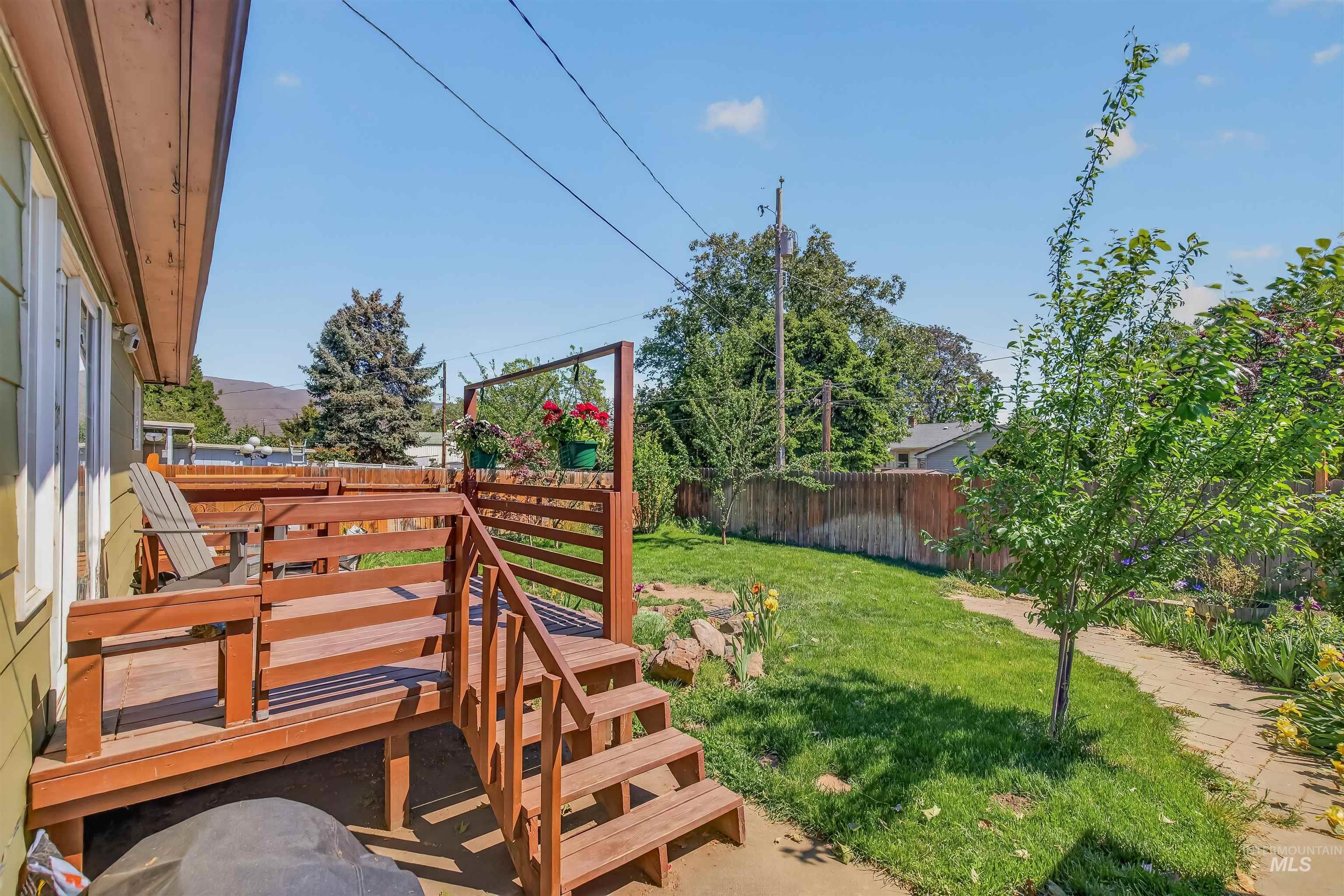 1241 5th Street, Clarkston, Washington 99403, 4 Bedrooms, 3 Bathrooms, Residential For Sale, Price $429,000, 98985894
