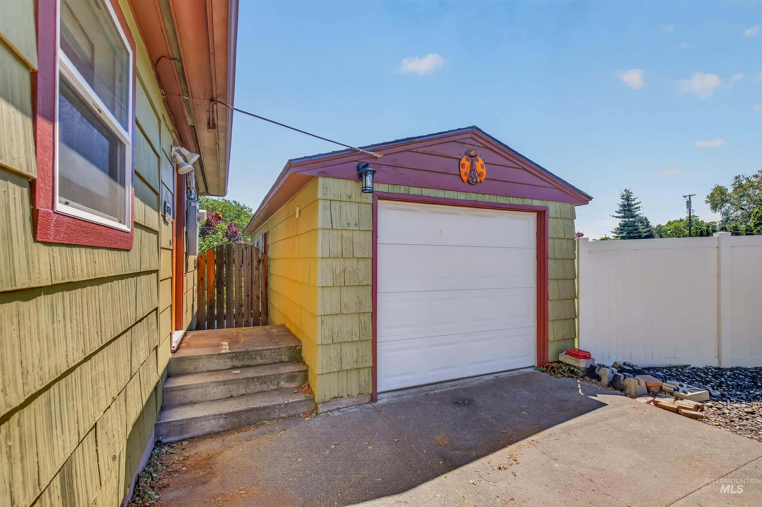 1241 5th Street, Clarkston, Washington 99403, 4 Bedrooms, 3 Bathrooms, Residential For Sale, Price $429,000, 98985894