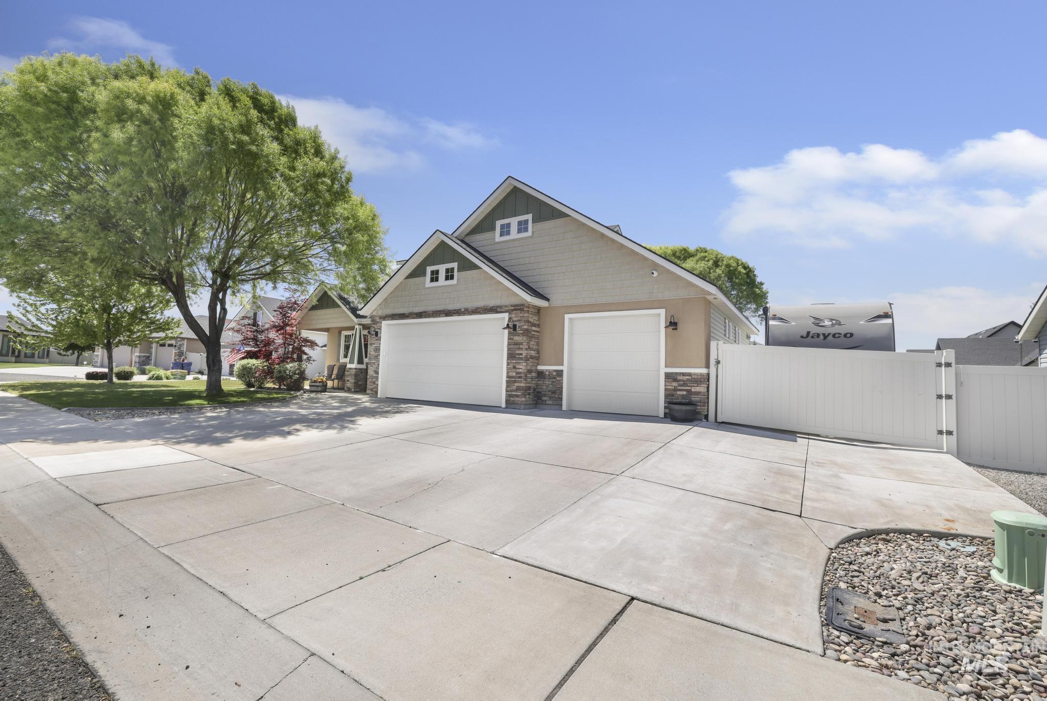 2083 Tendoy St, Twin Falls, Idaho 83301-7802, 4 Bedrooms, 4 Bathrooms, Residential For Sale, Price $549,000, 98985895