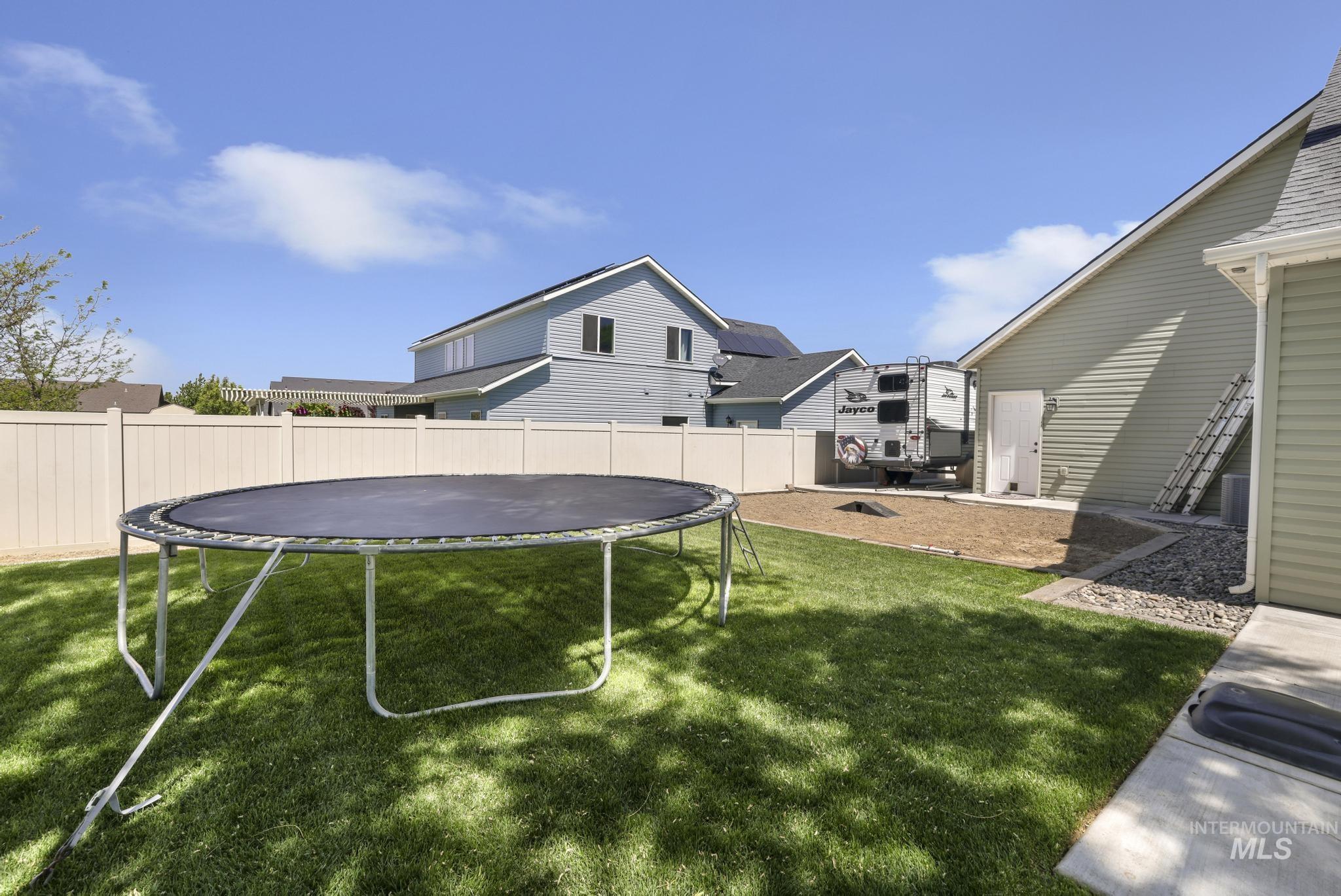 2083 Tendoy St, Twin Falls, Idaho 83301-7802, 4 Bedrooms, 4 Bathrooms, Residential For Sale, Price $549,000, 98985895