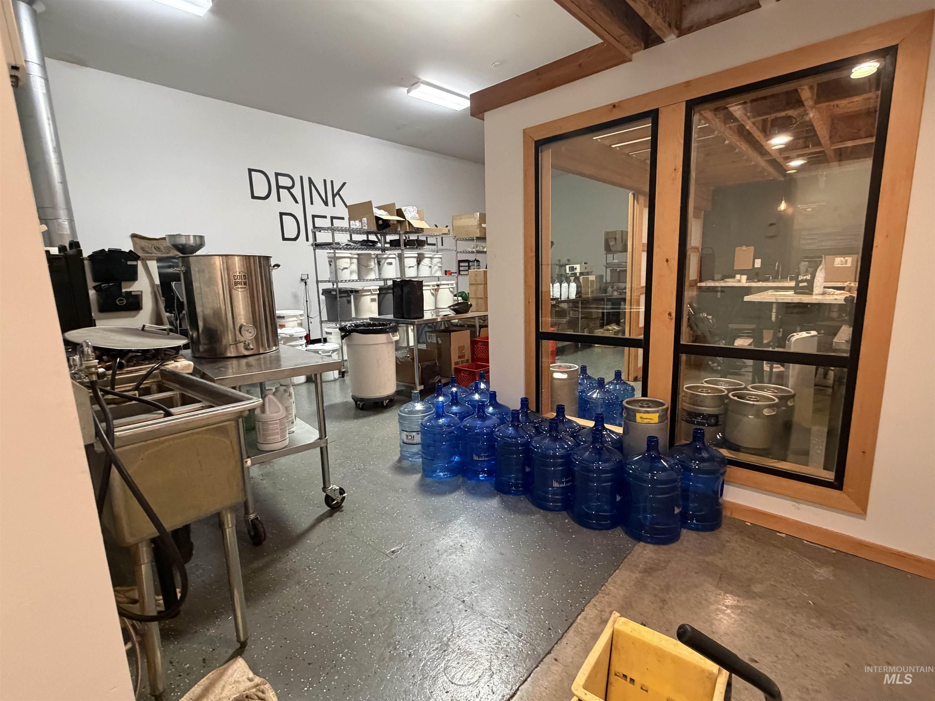 630 N Almon St, Moscow, Idaho 83843, 3 Rooms, Business/Commercial For Sale, Price $650,000, 98985899