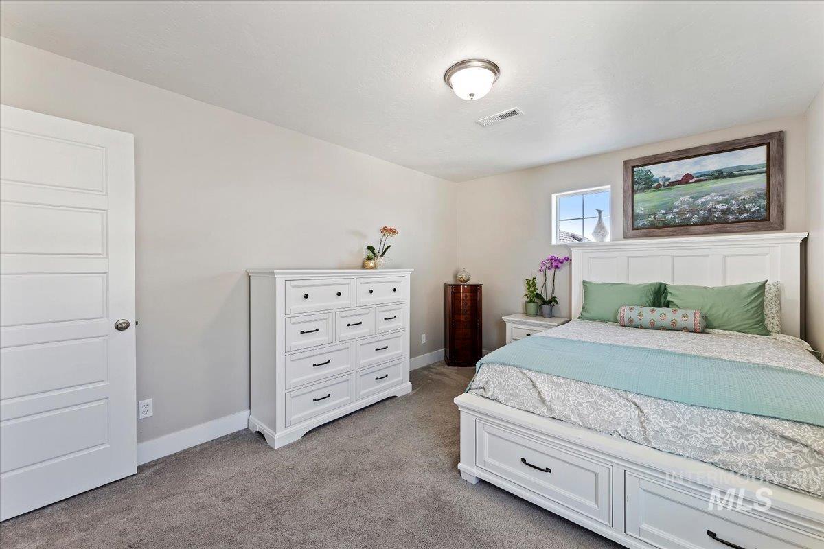 4856 N Predo Ave., Meridian, Idaho 83646, 5 Bedrooms, 3 Bathrooms, Residential For Sale, Price $598,000, 98985901