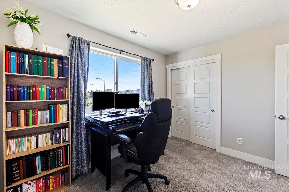 4856 N Predo Ave., Meridian, Idaho 83646, 5 Bedrooms, 3 Bathrooms, Residential For Sale, Price $598,000, 98985901
